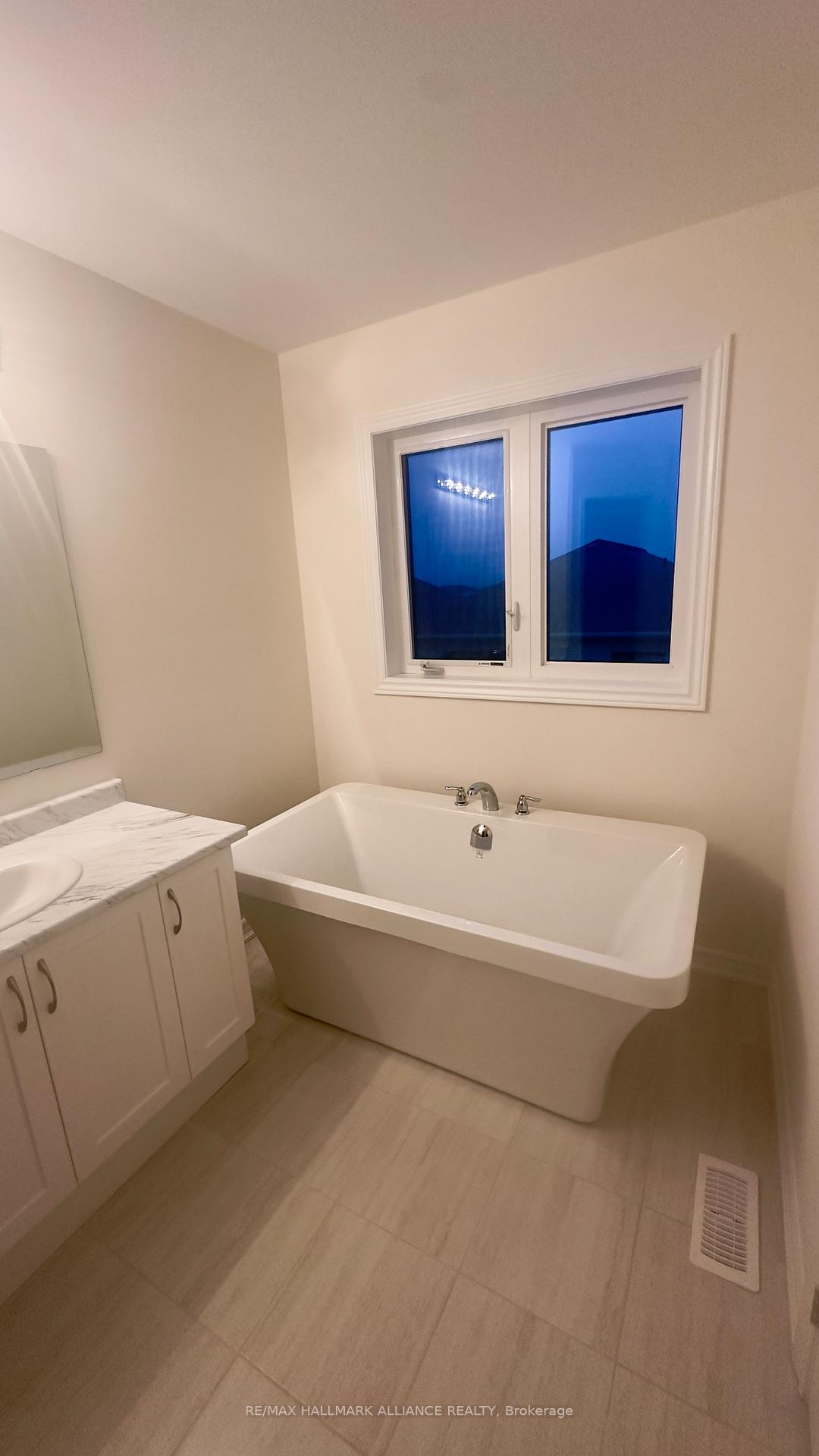 Photo 12 of 1149 Azalea Avenue, Pickering, Rural Pickering — HOMEH