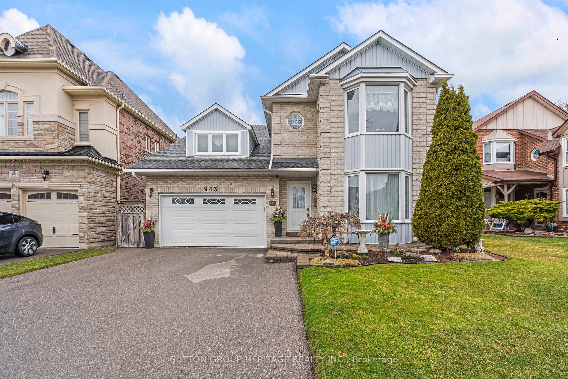 Photo 1 of 943 Gablehurst Crescent, Pickering, Liverpool — HOMEH