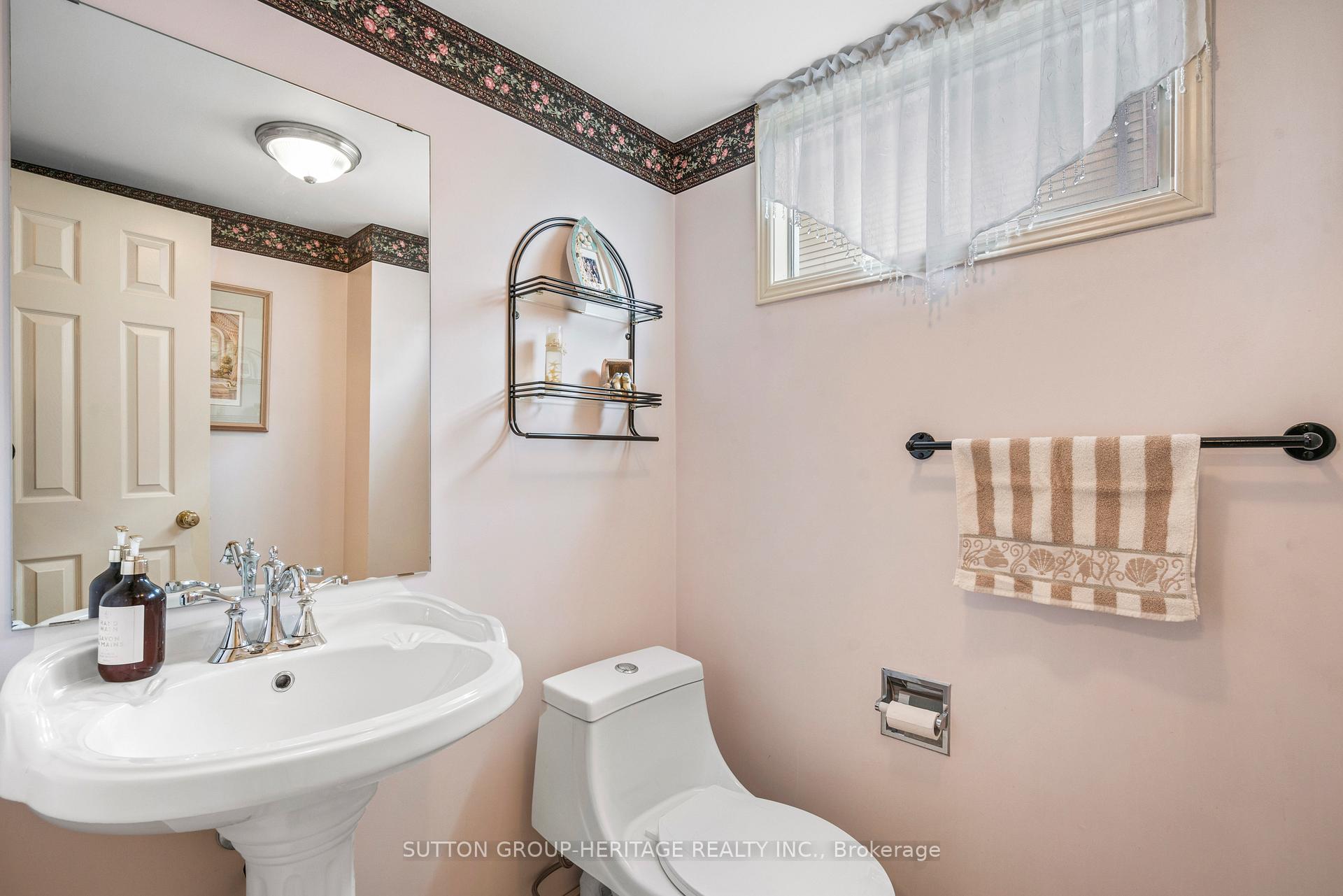 Photo 6 of 943 Gablehurst Crescent, Pickering, Liverpool — HOMEH