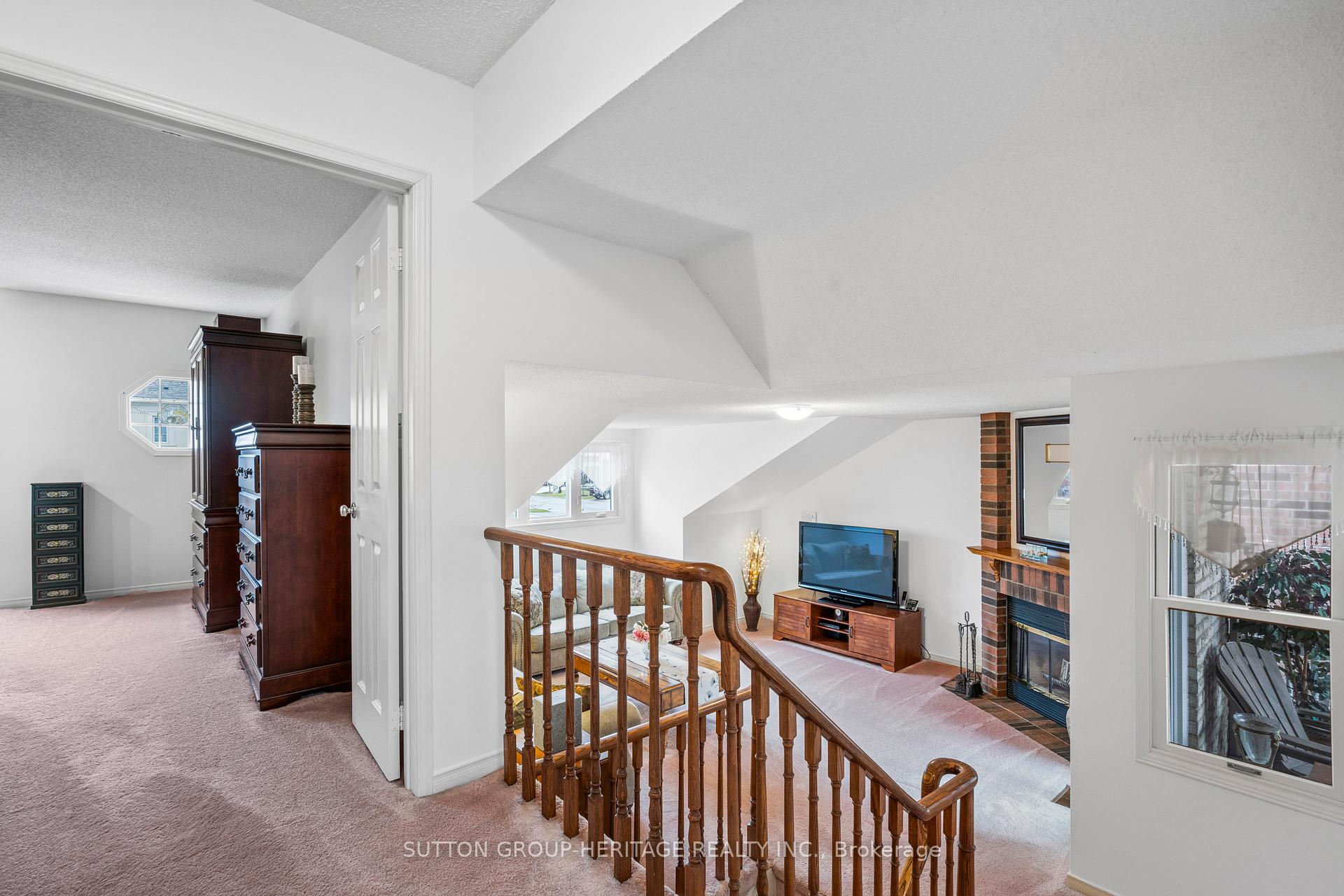 Photo 15 of 943 Gablehurst Crescent, Pickering, Liverpool — HOMEH