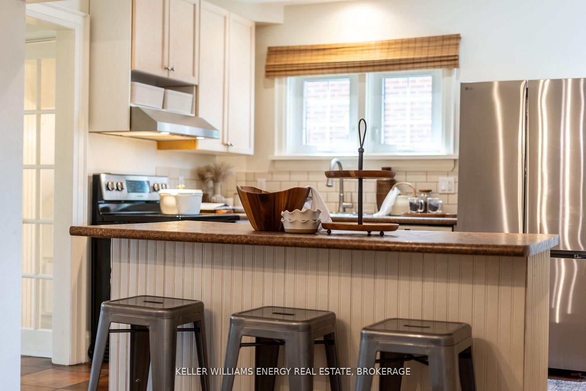Photo 12 of 316 King Street E, Oshawa, O'Neill — HOMEH