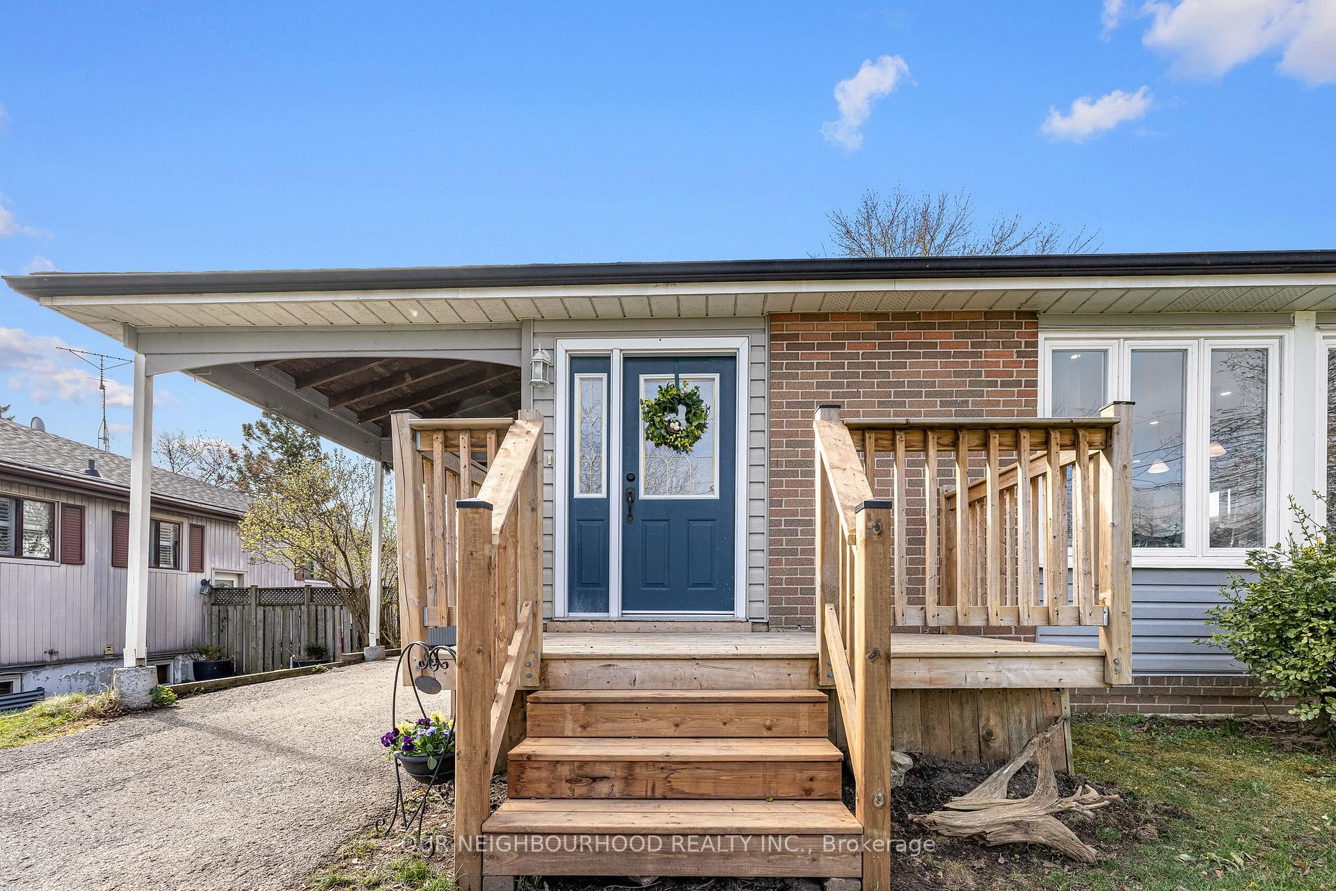 Photo 4 of 947 Mink Street, Pickering, West Shore — HOMEH