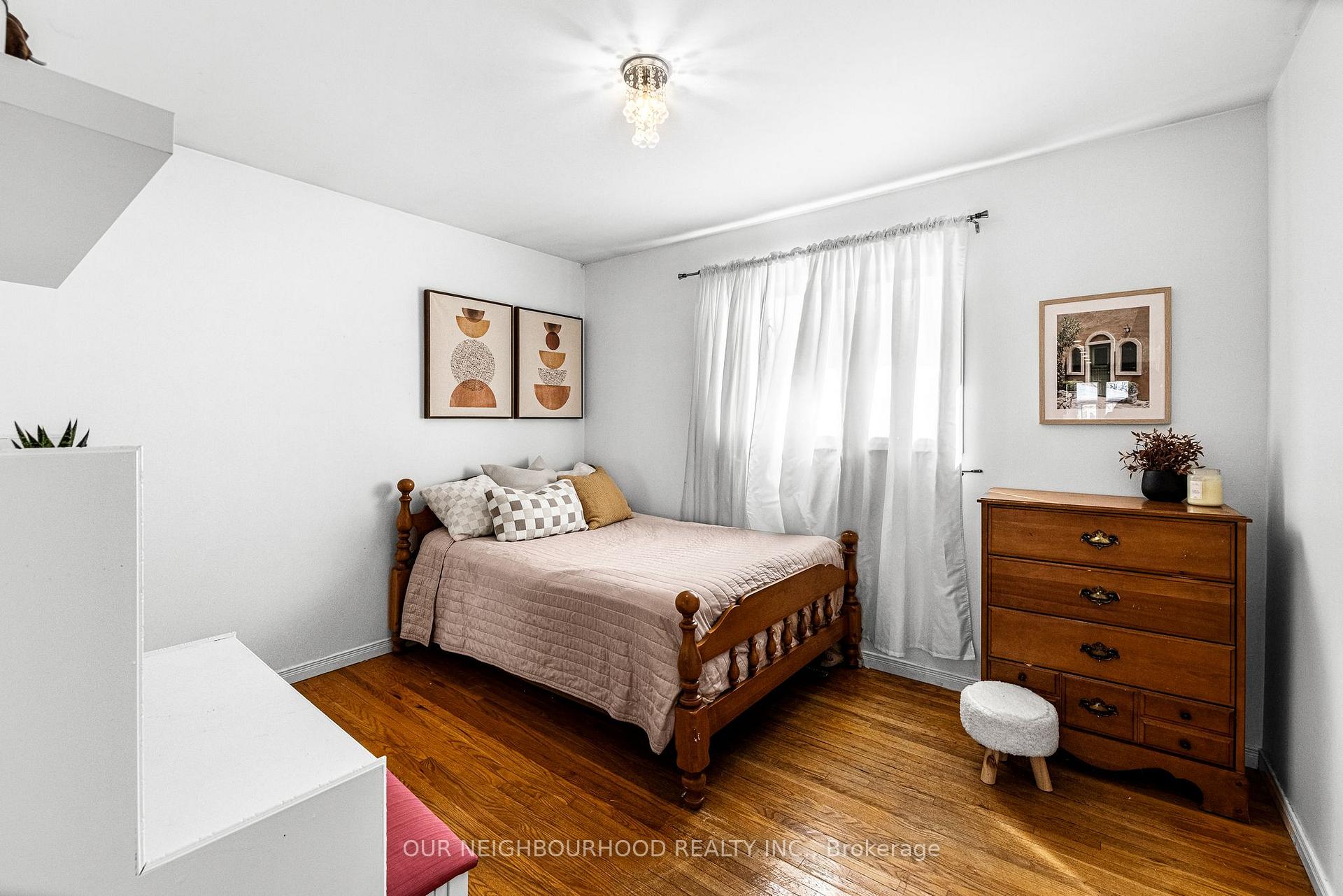 Photo 17 of 947 Mink Street, Pickering, West Shore — HOMEH