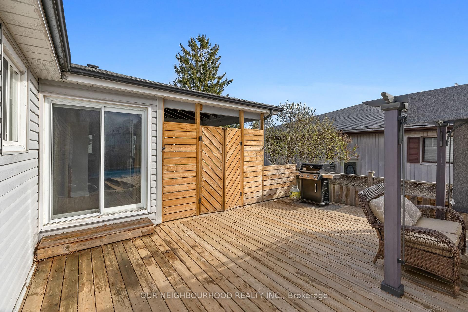 Photo 32 of 947 Mink Street, Pickering, West Shore — HOMEH