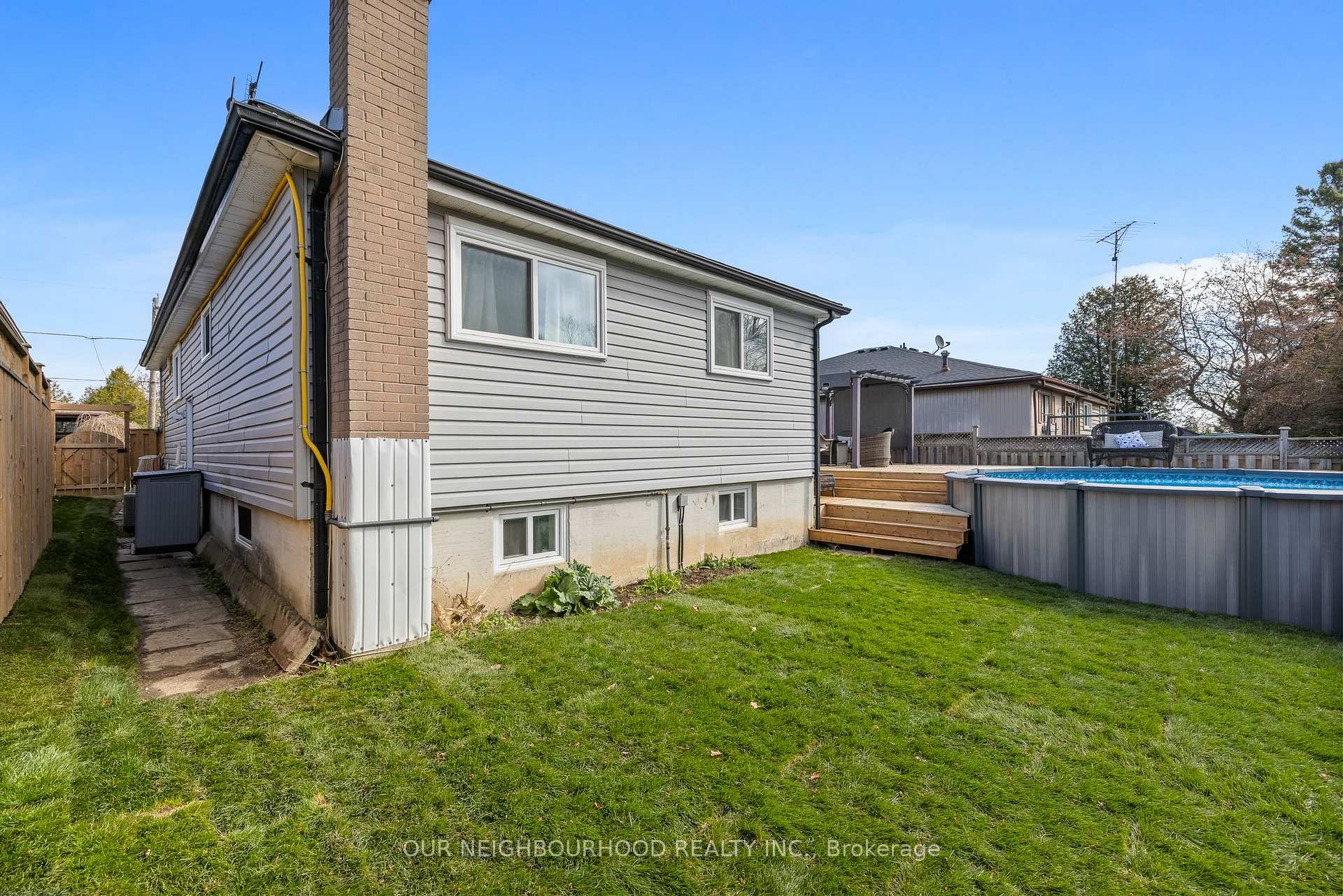 Photo 39 of 947 Mink Street, Pickering, West Shore — HOMEH