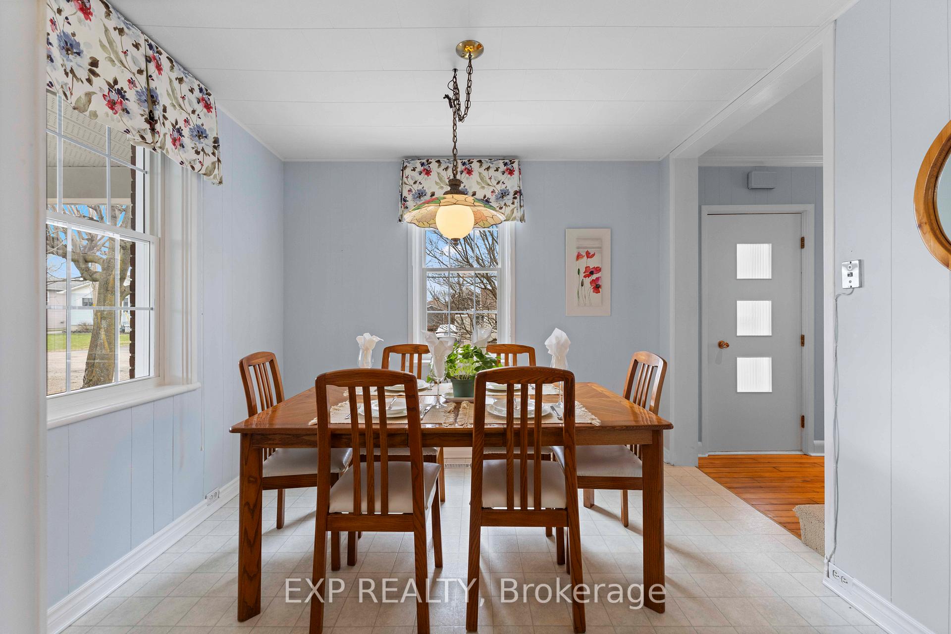 Photo 13 of 703 Seventh Street, Renfrew — HOMEH