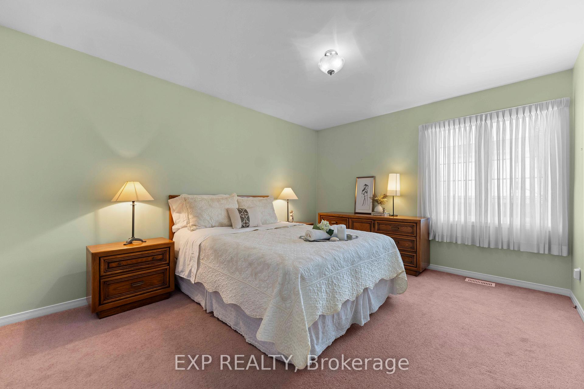 Photo 15 of 703 Seventh Street, Renfrew — HOMEH
