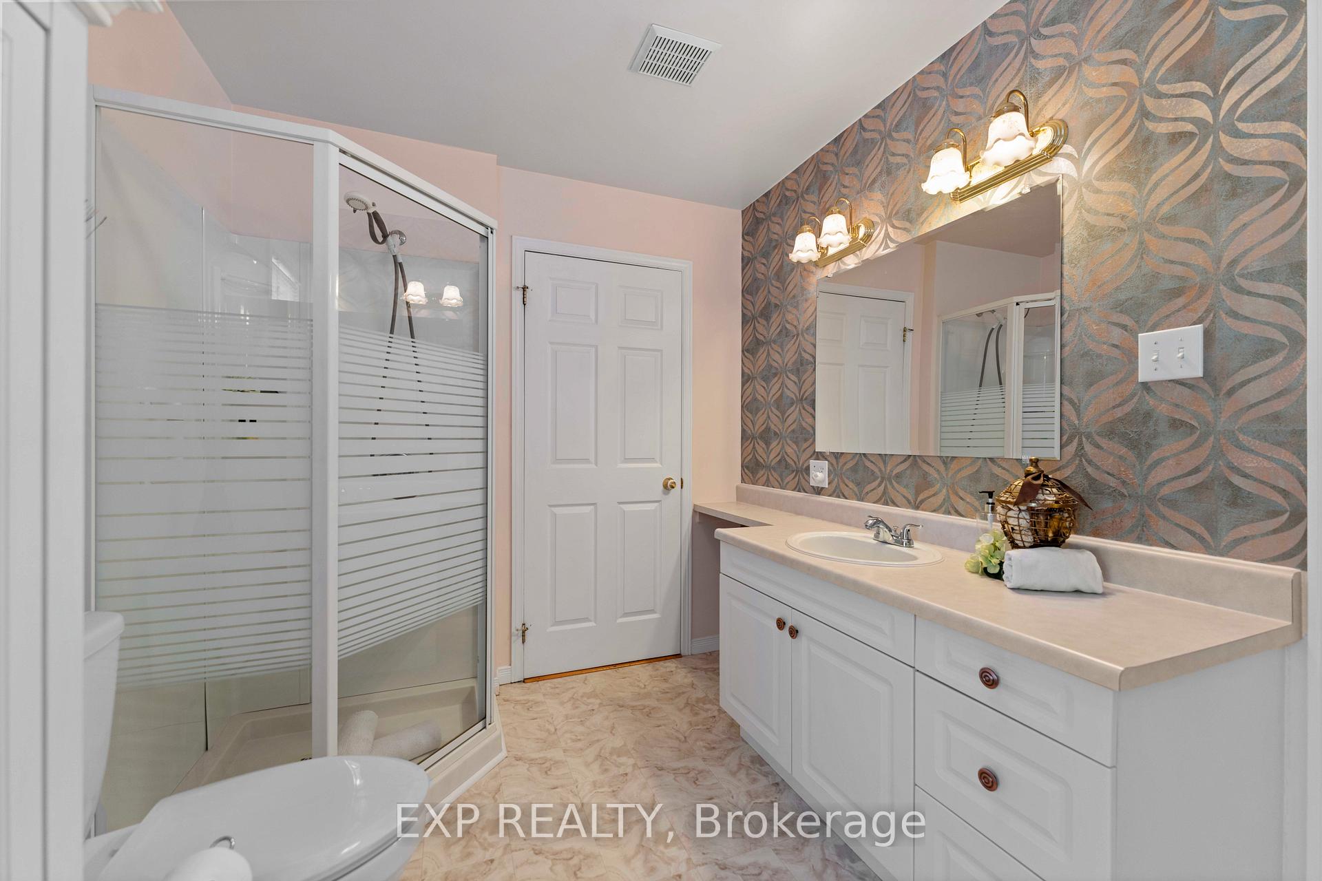 Photo 16 of 703 Seventh Street, Renfrew — HOMEH