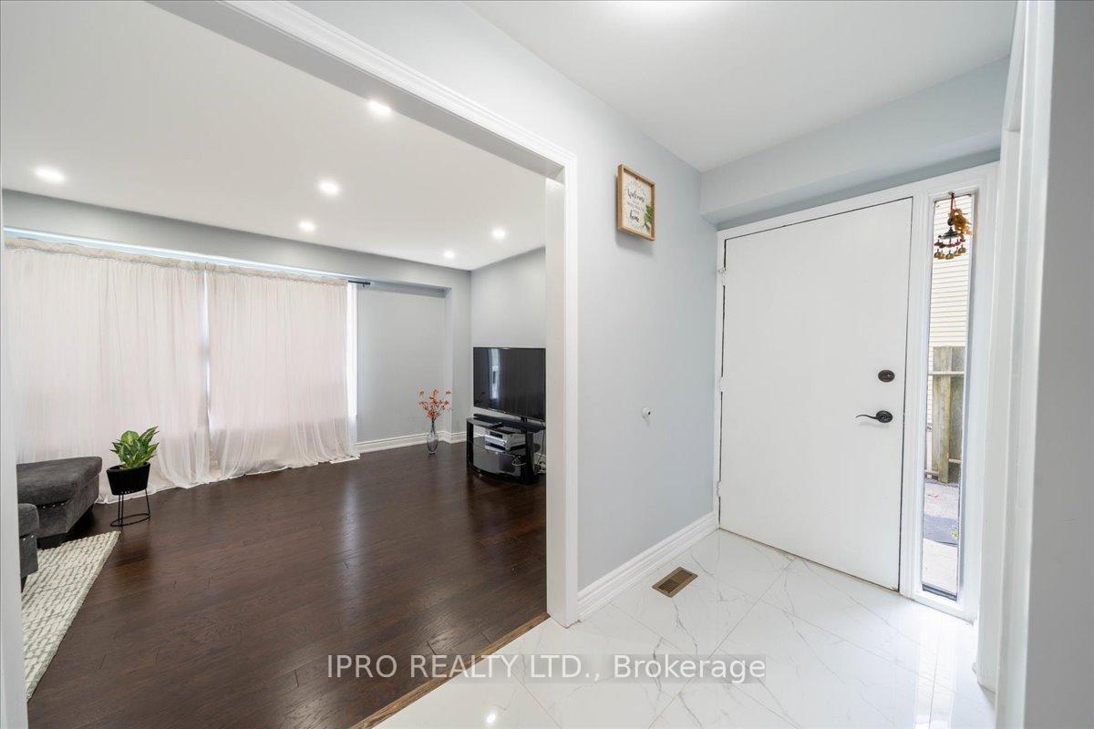 Photo 5 of 1413 Fenelon Crescent, Oshawa, Lakeview — HOMEH
