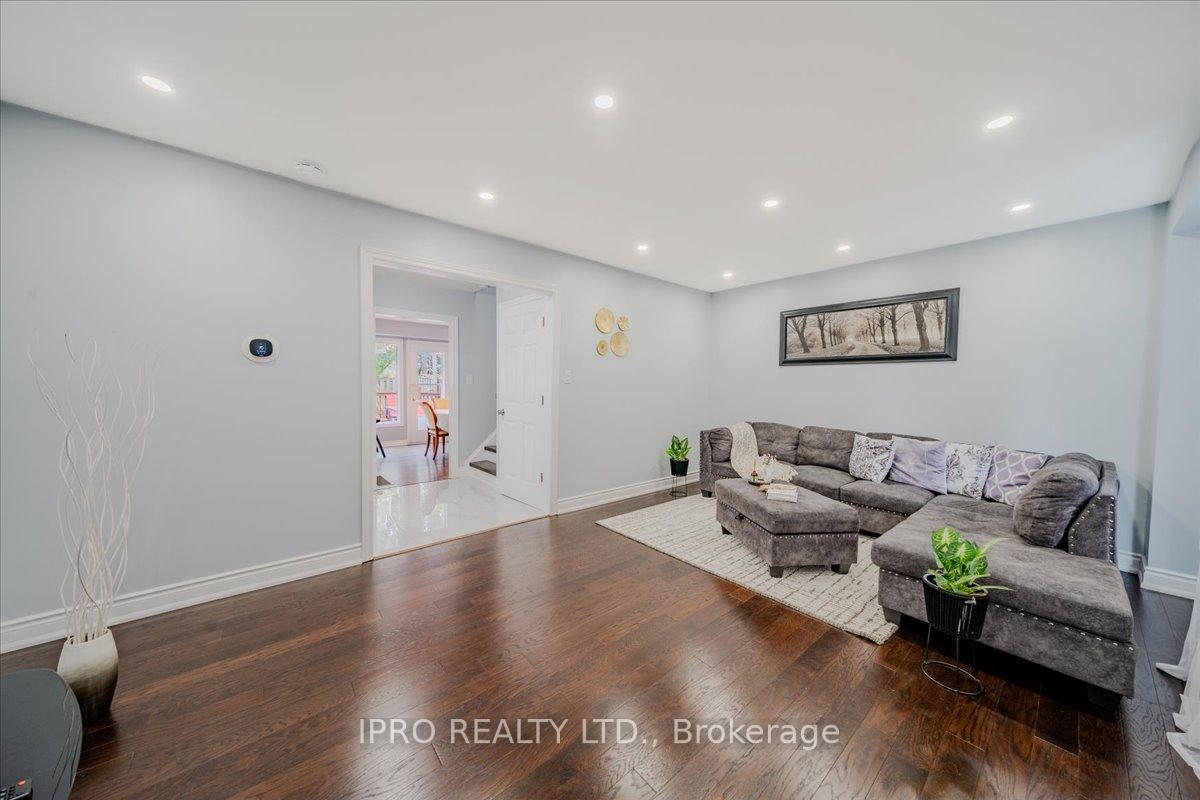 Photo 6 of 1413 Fenelon Crescent, Oshawa, Lakeview — HOMEH