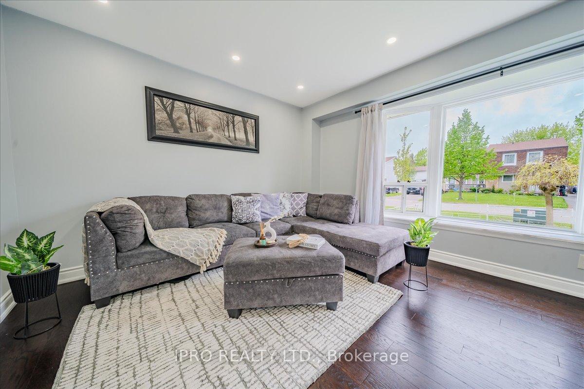 Photo 8 of 1413 Fenelon Crescent, Oshawa, Lakeview — HOMEH