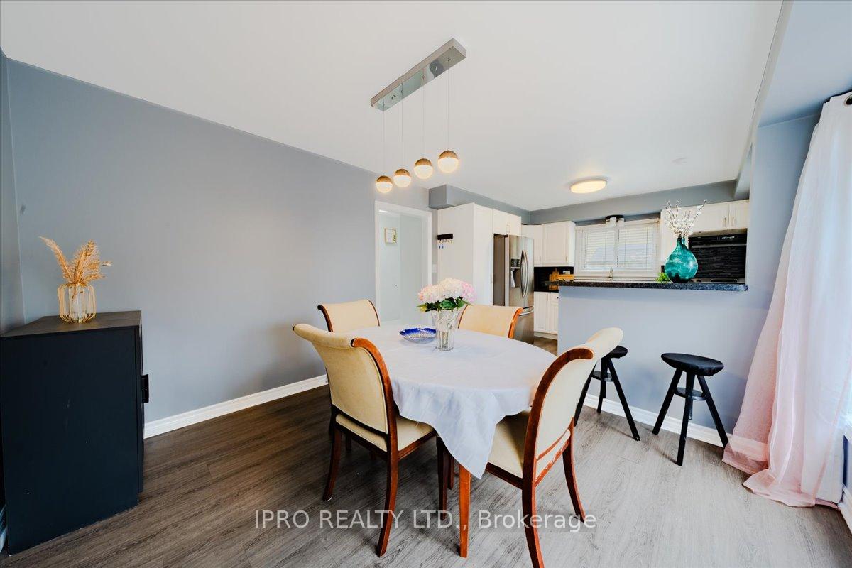 Photo 13 of 1413 Fenelon Crescent, Oshawa, Lakeview — HOMEH
