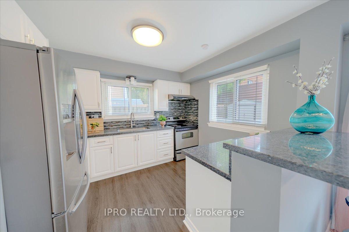 Photo 14 of 1413 Fenelon Crescent, Oshawa, Lakeview — HOMEH