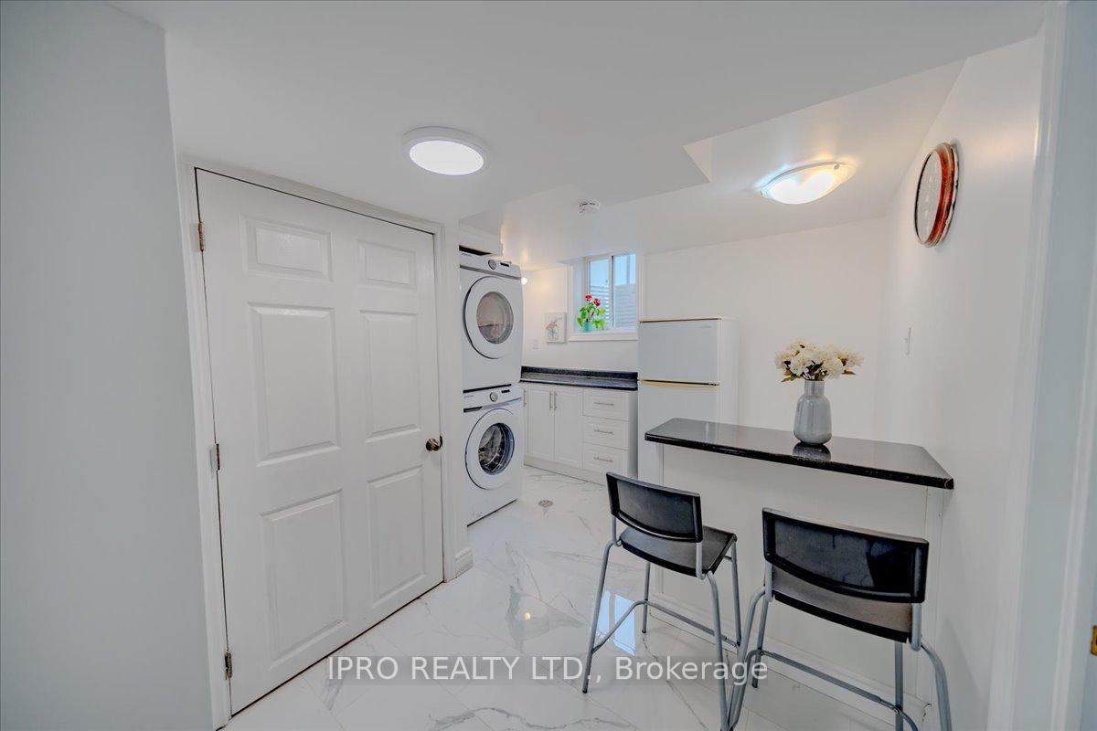 Photo 18 of 1413 Fenelon Crescent, Oshawa, Lakeview — HOMEH
