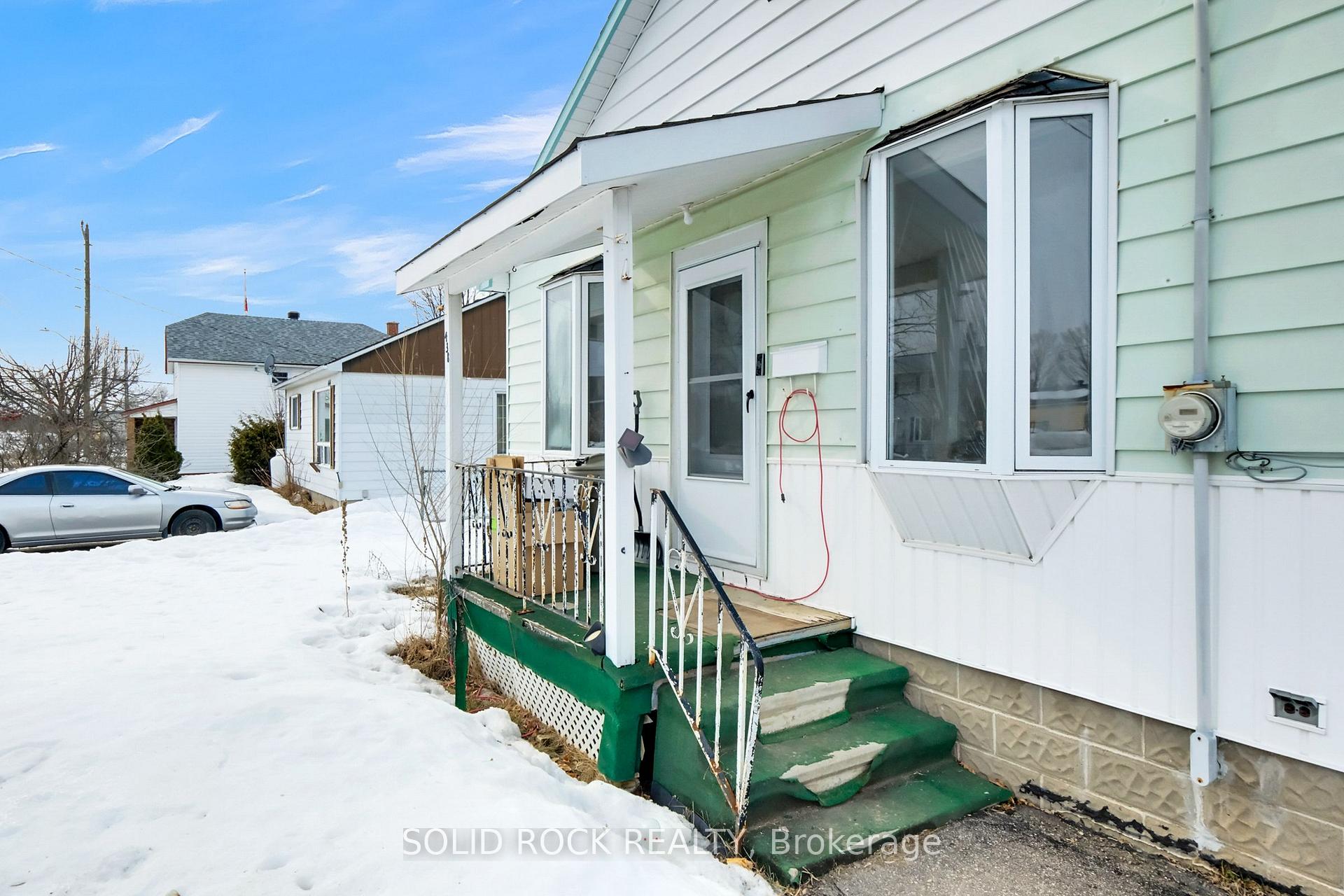 Photo 3 of 438 Haig Avenue, Renfrew — HOMEH