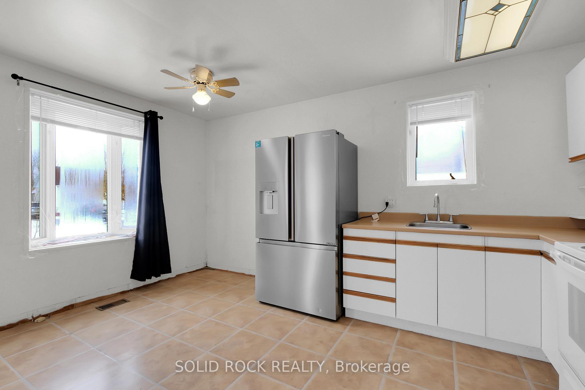 Photo 7 of 438 Haig Avenue, Renfrew — HOMEH