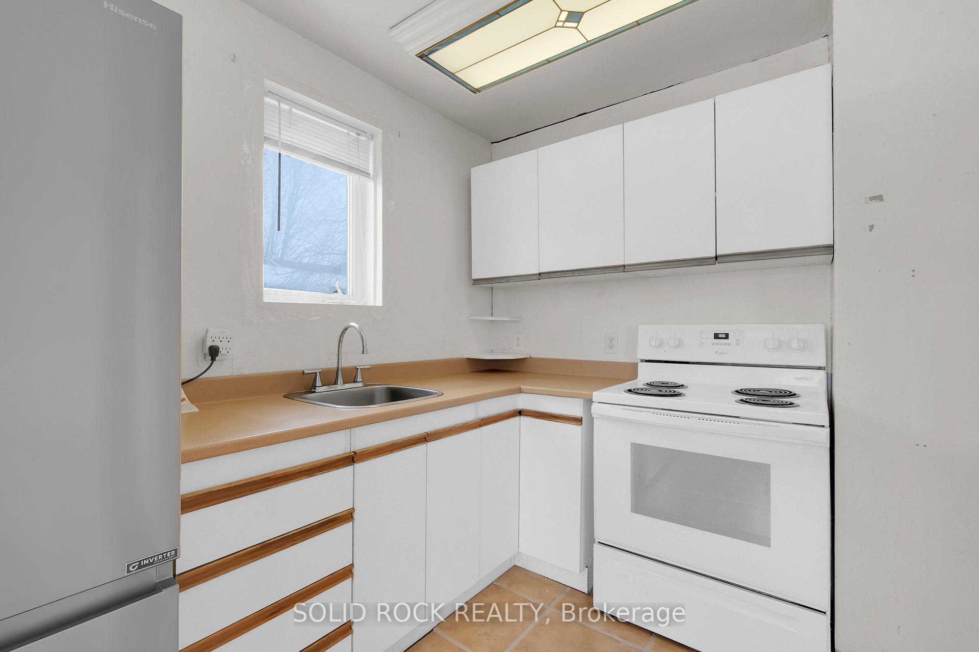 Photo 8 of 438 Haig Avenue, Renfrew — HOMEH