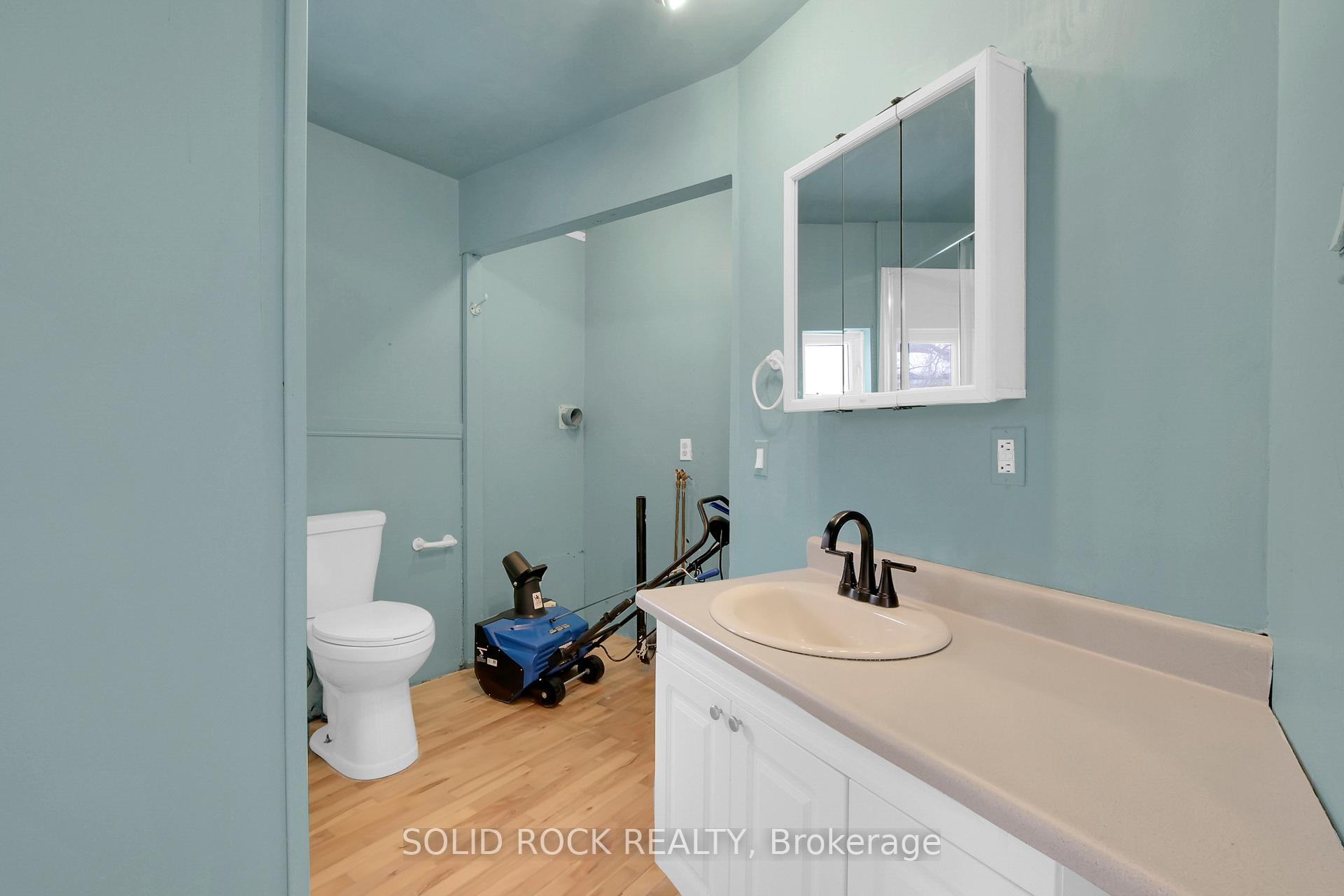 Photo 15 of 438 Haig Avenue, Renfrew — HOMEH