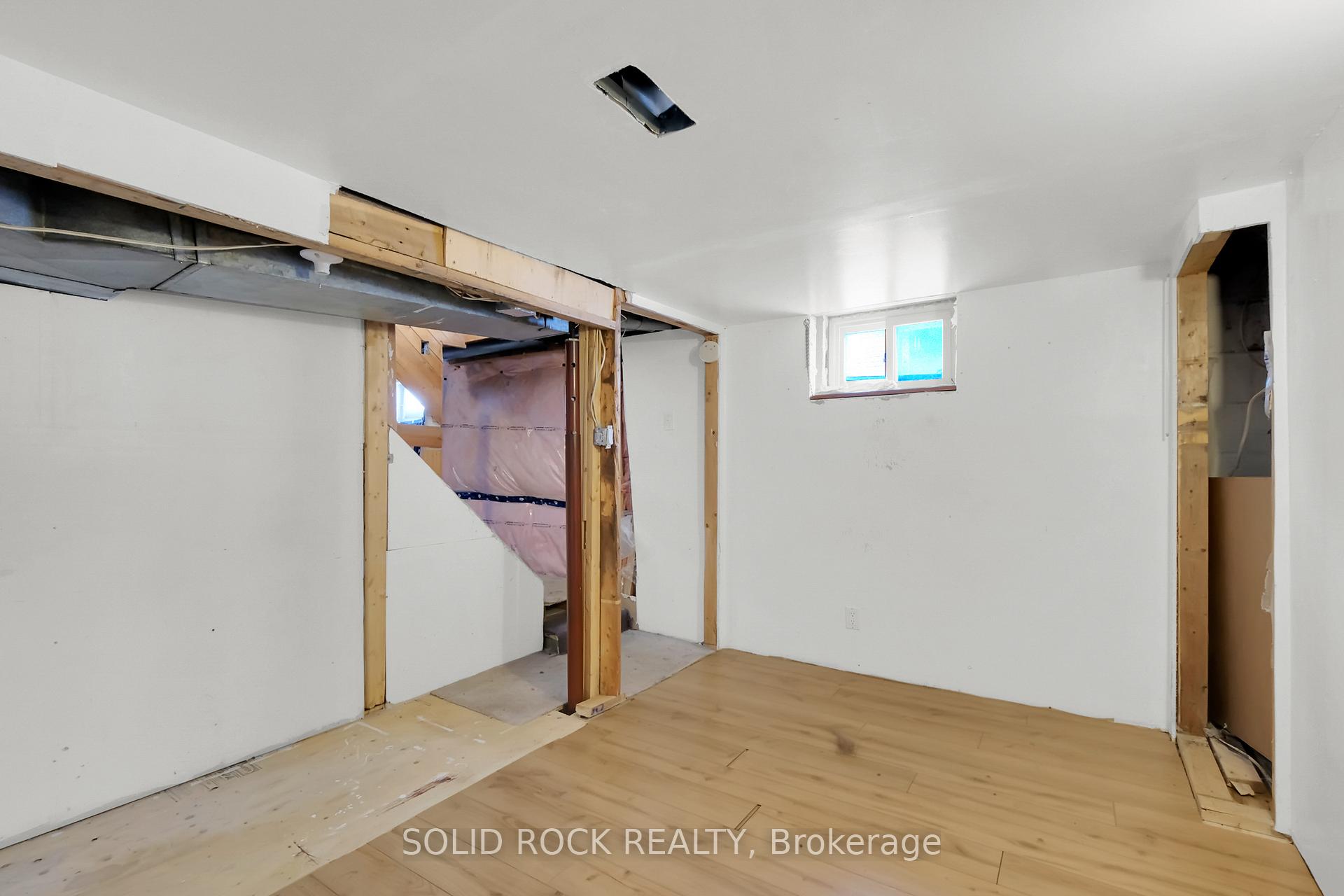 Photo 16 of 438 Haig Avenue, Renfrew — HOMEH