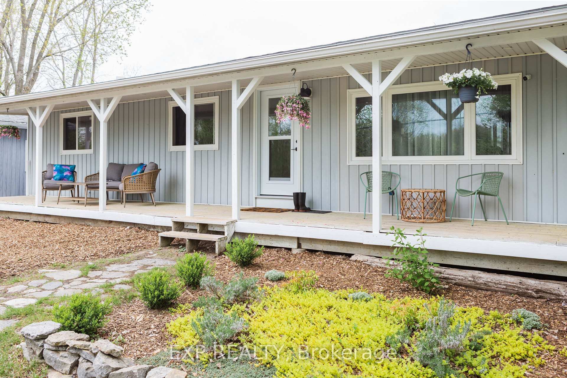 Photo 3 of 825 County Road 8, Prince Edward County, North Marysburg Ward — HOMEH