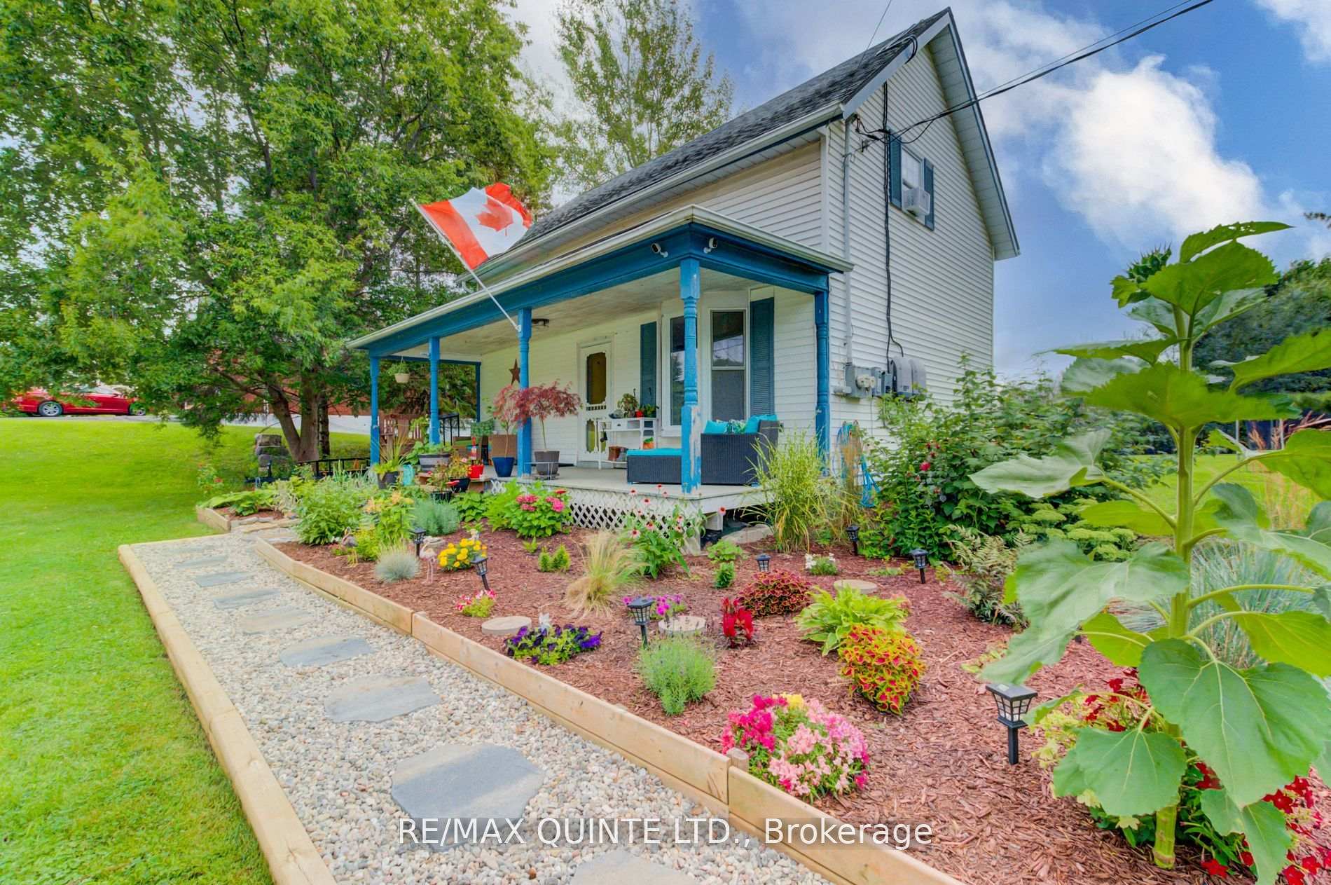 Photo 2 of 7 Bayview Drive, Quinte West, Sidney Ward — HOMEH