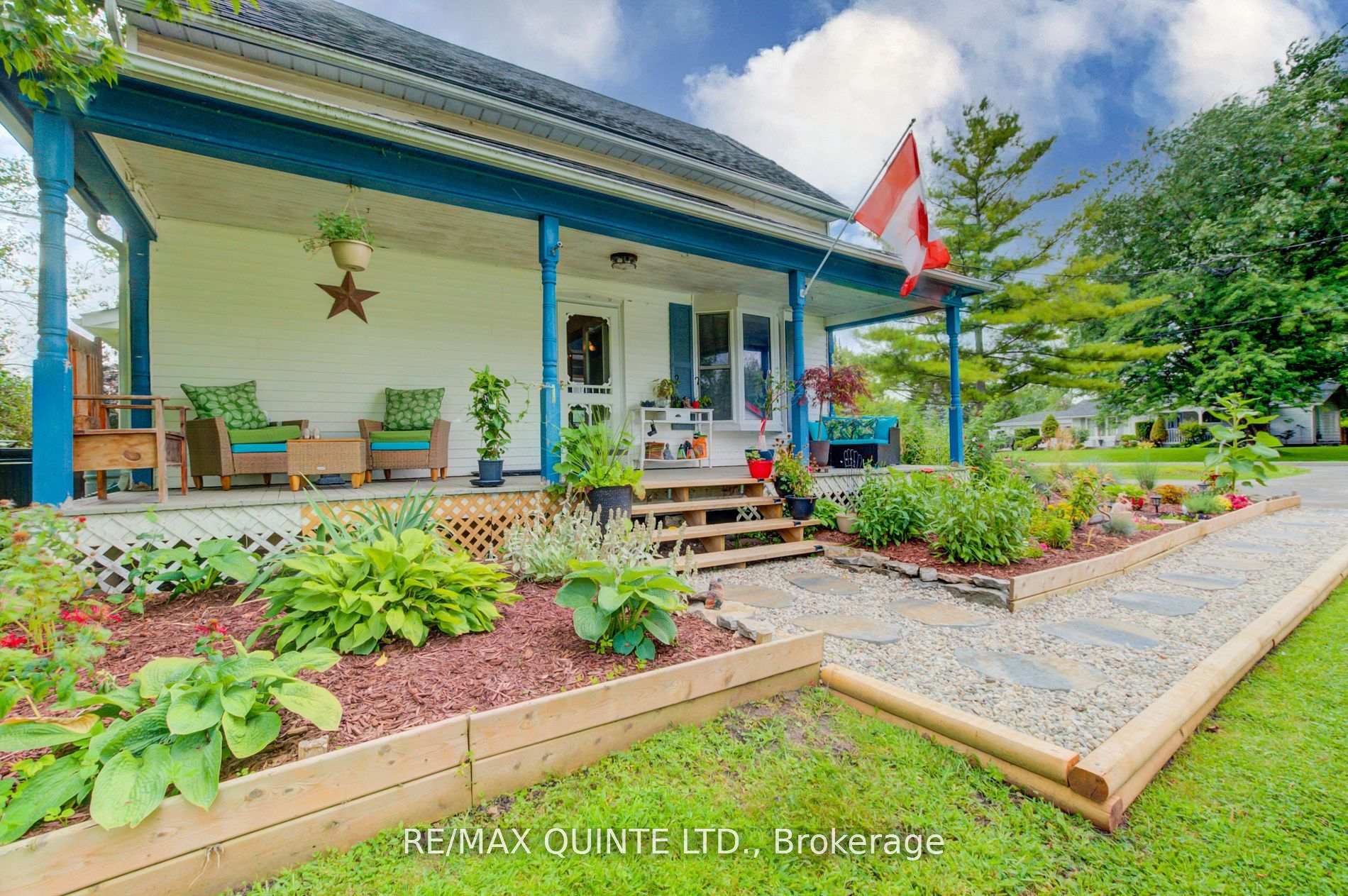 Photo 3 of 7 Bayview Drive, Quinte West, Sidney Ward — HOMEH