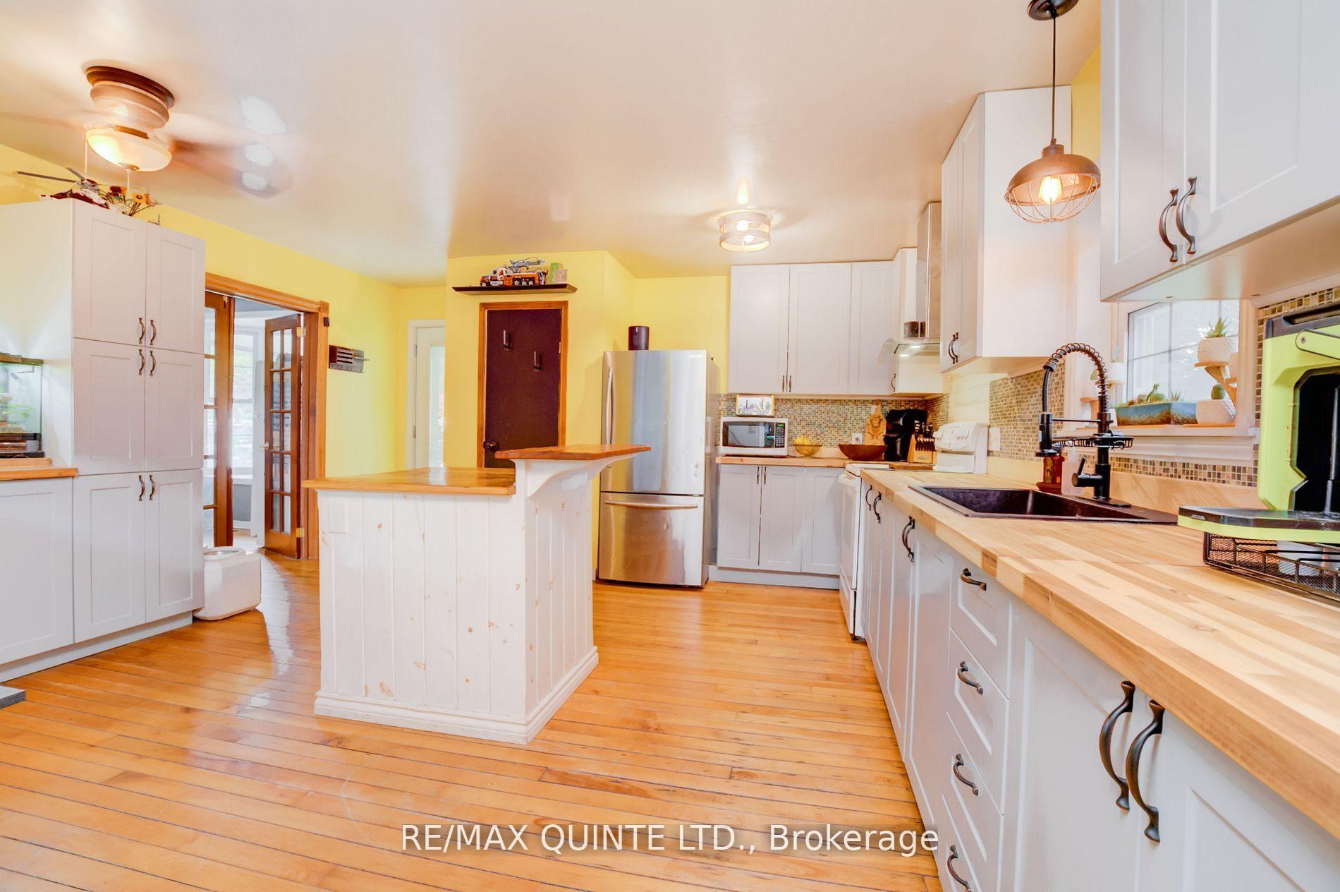 Photo 9 of 7 Bayview Drive, Quinte West, Sidney Ward — HOMEH