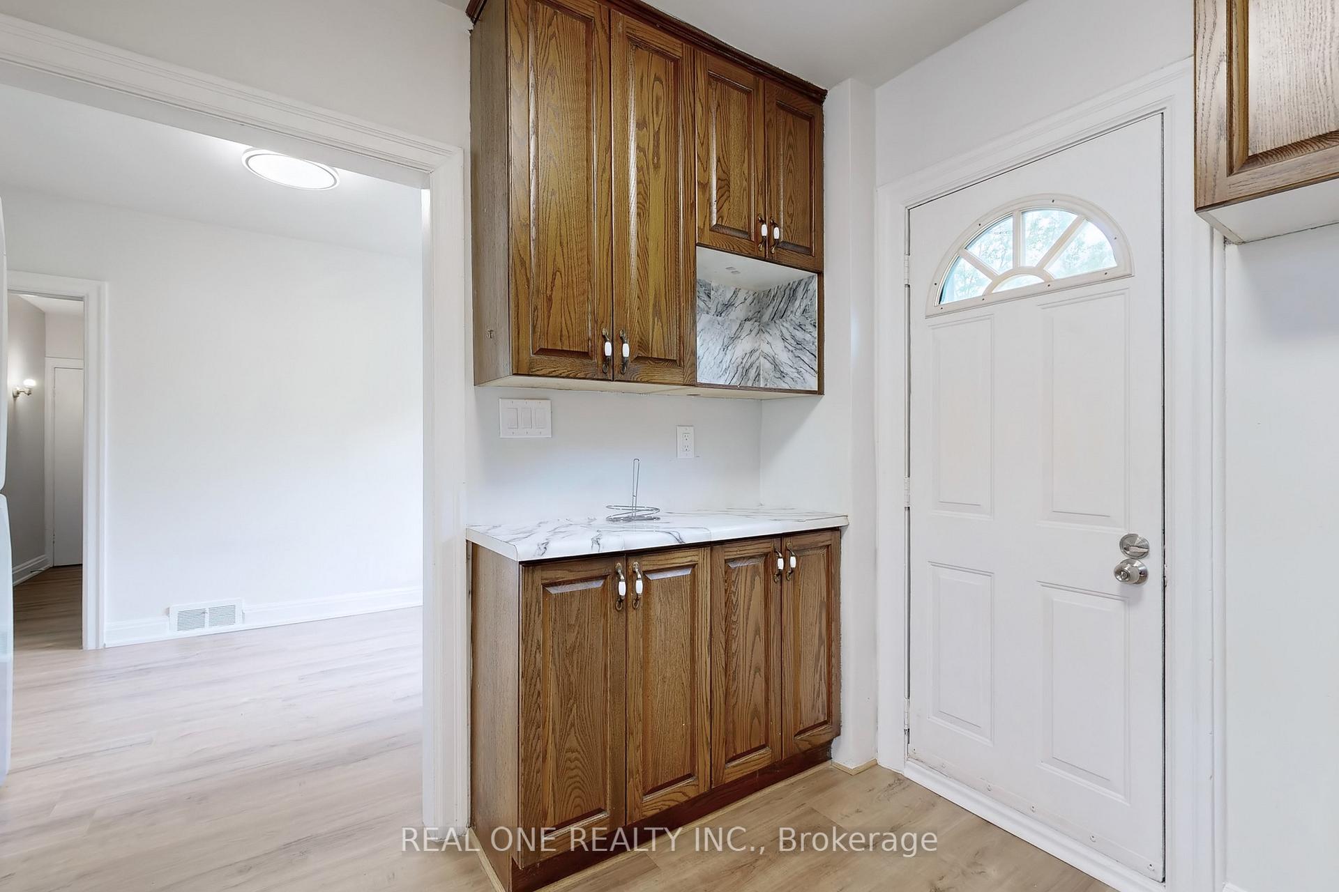 Photo 6 of 136 Gibb Street, Oshawa, Vanier — HOMEH