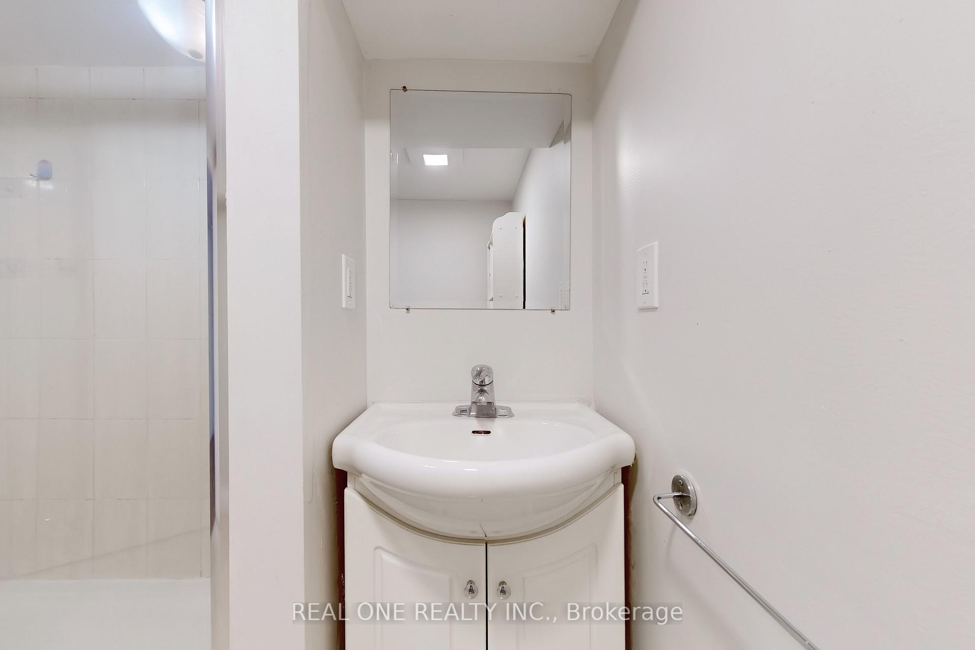 Photo 38 of 136 Gibb Street, Oshawa, Vanier — HOMEH
