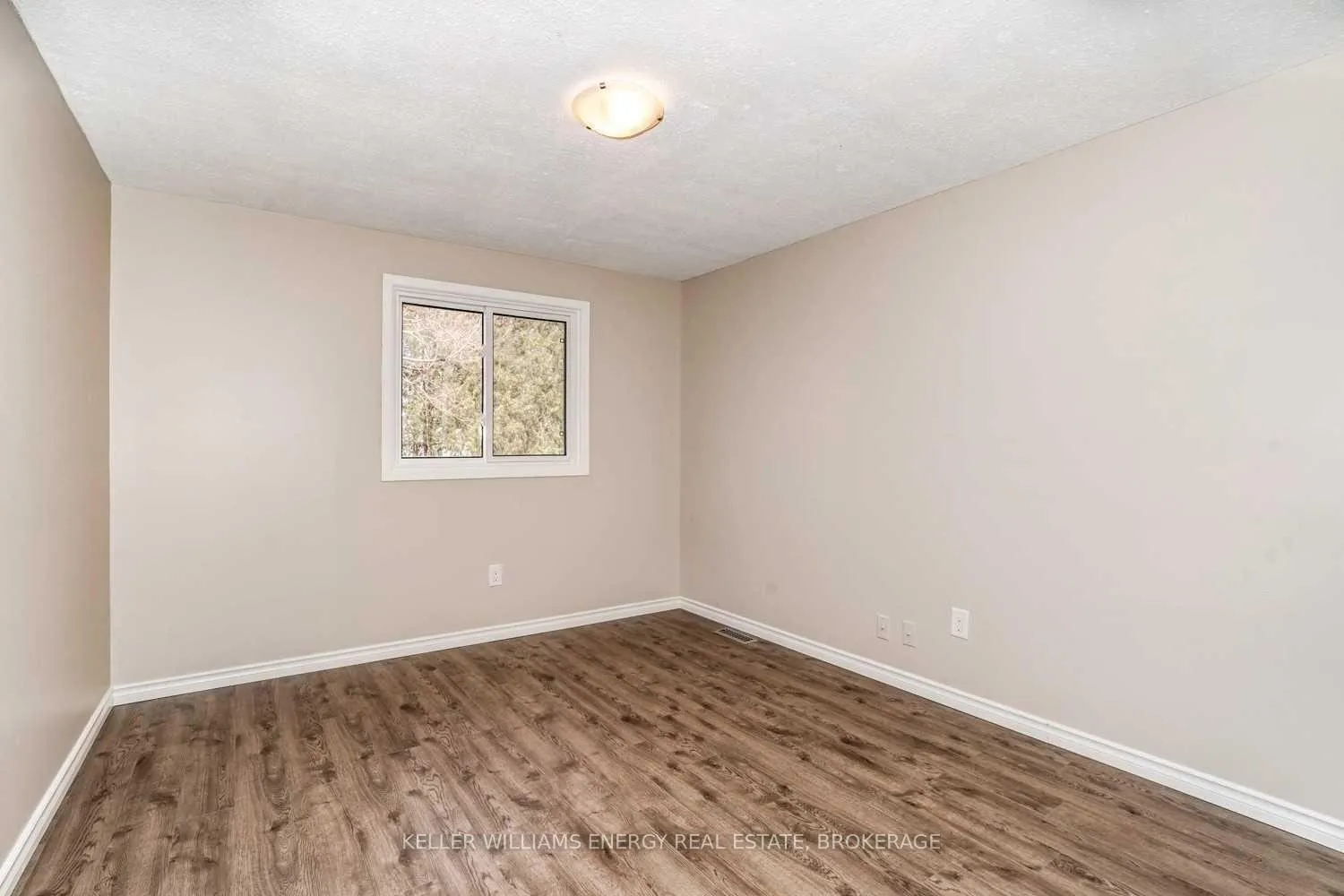 Photo 9 of Unit Main, 1296 Cherrydown Drive, Oshawa, Donevan — HOMEH