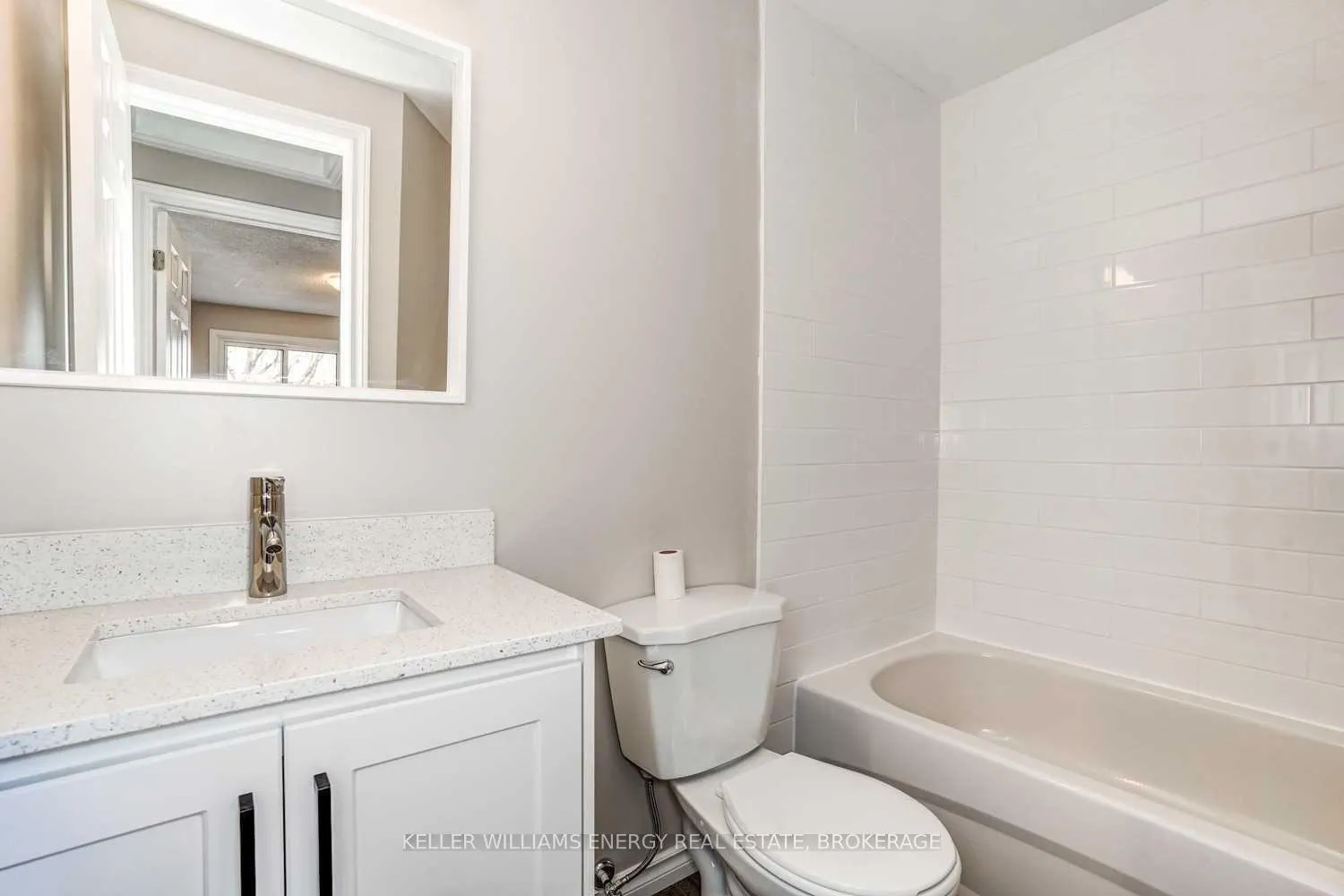 Photo 11 of Unit Main, 1296 Cherrydown Drive, Oshawa, Donevan — HOMEH