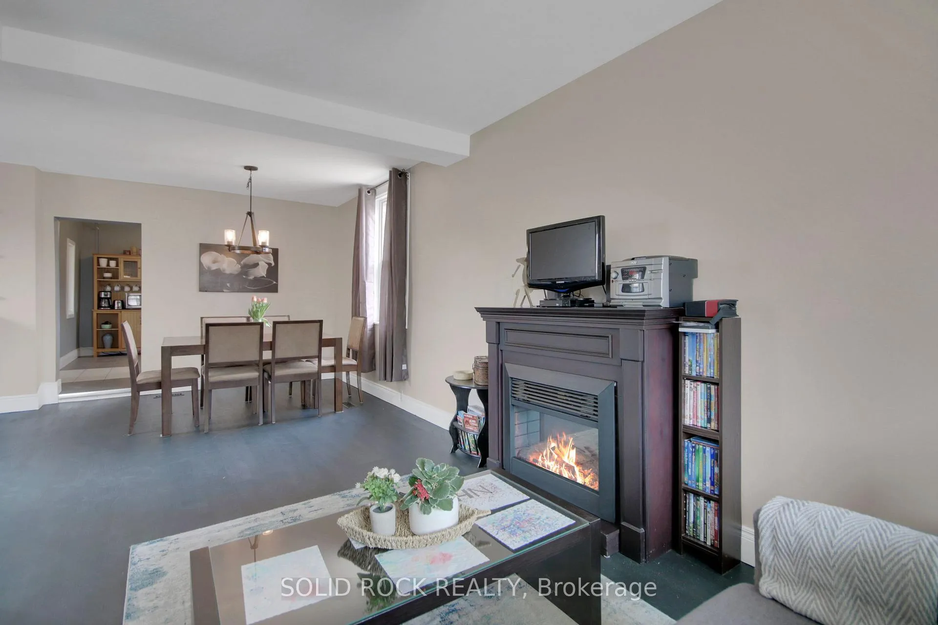 Photo 8 of 84 Queen Street S, Renfrew — HOMEH