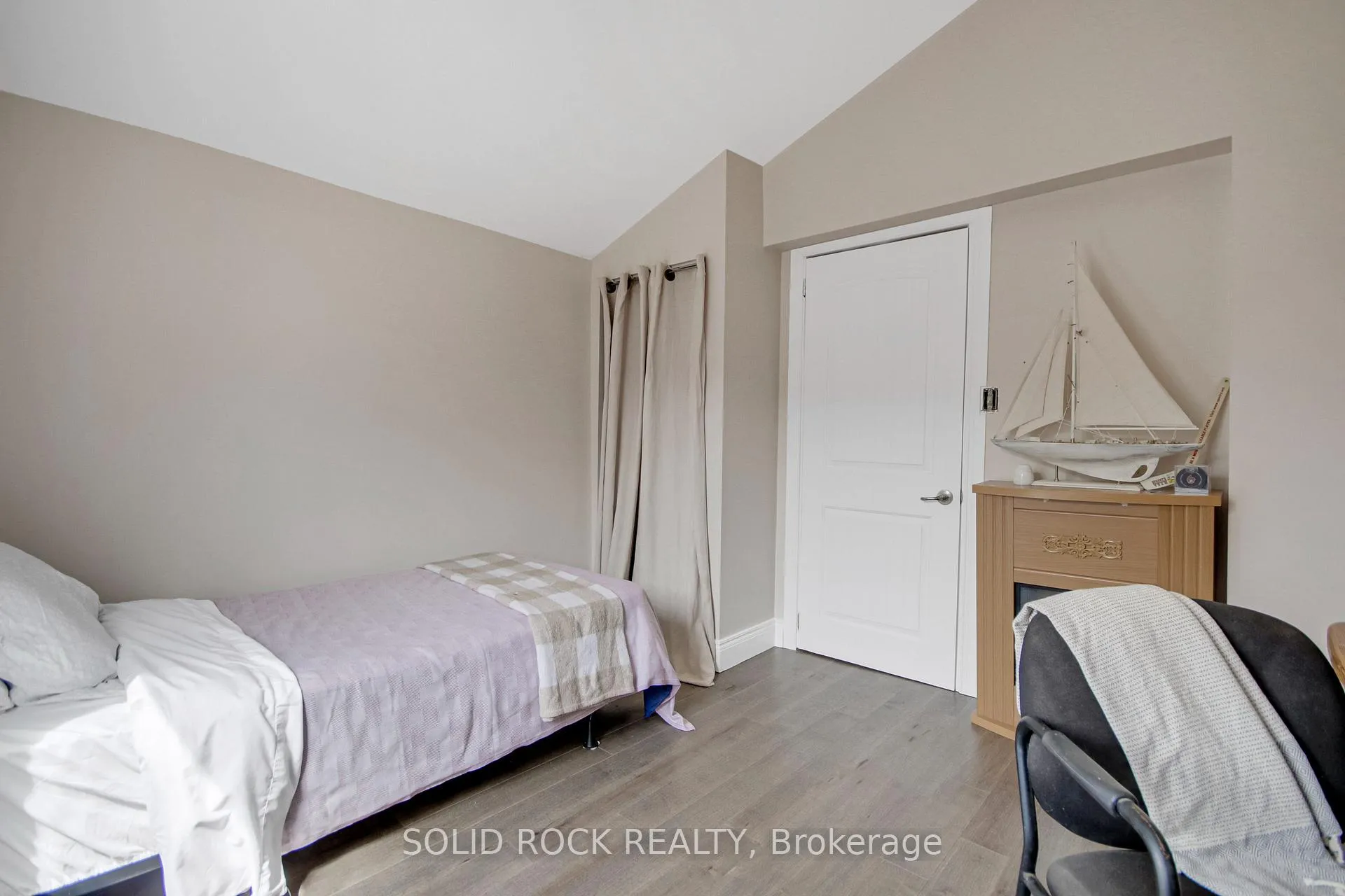 Photo 14 of 84 Queen Street S, Renfrew — HOMEH