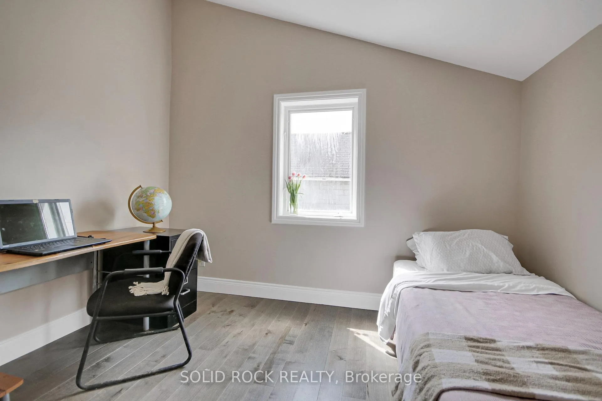 Photo 15 of 84 Queen Street S, Renfrew — HOMEH