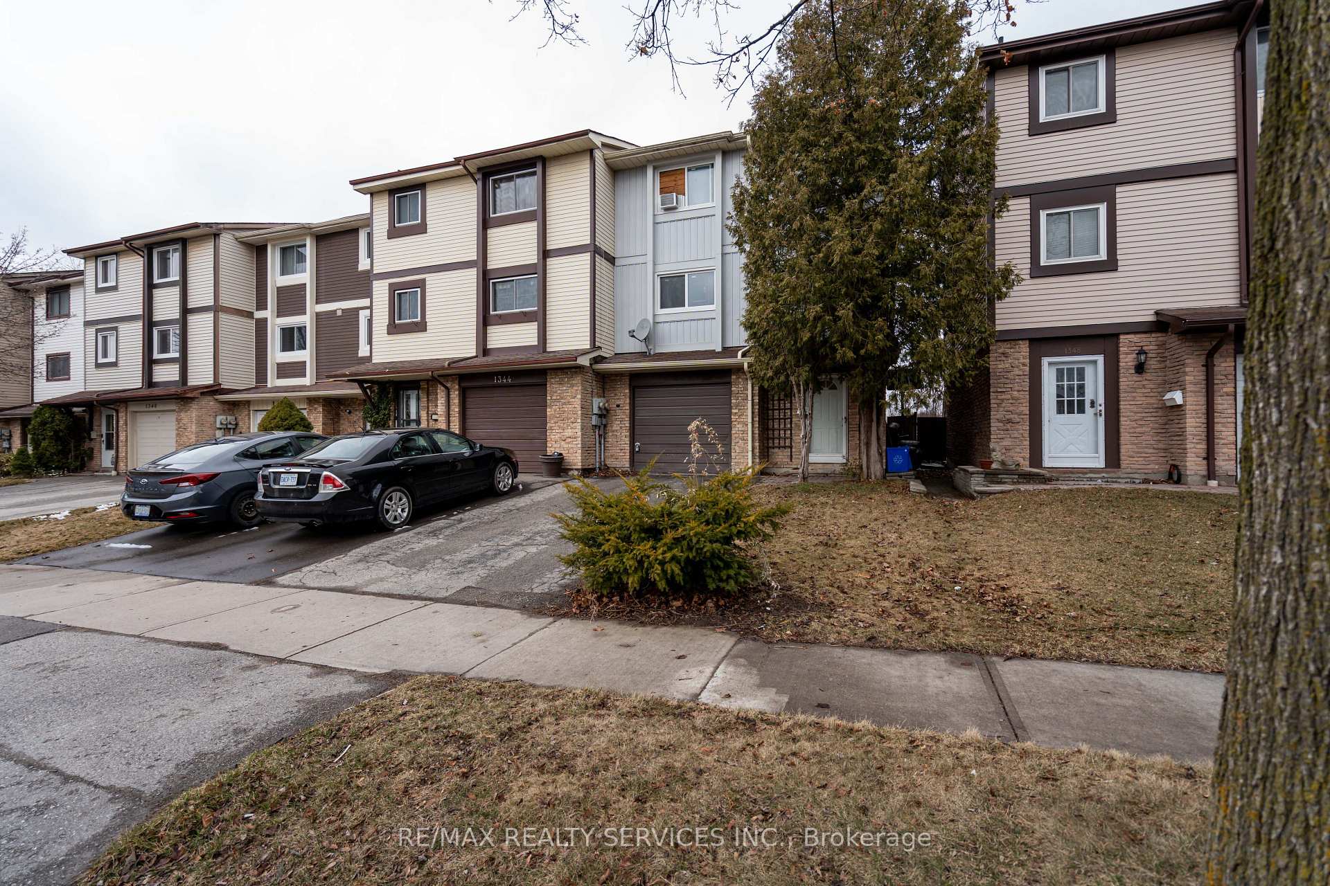 Photo 2 of 1346 Brands Court, Pickering, Liverpool — HOMEH
