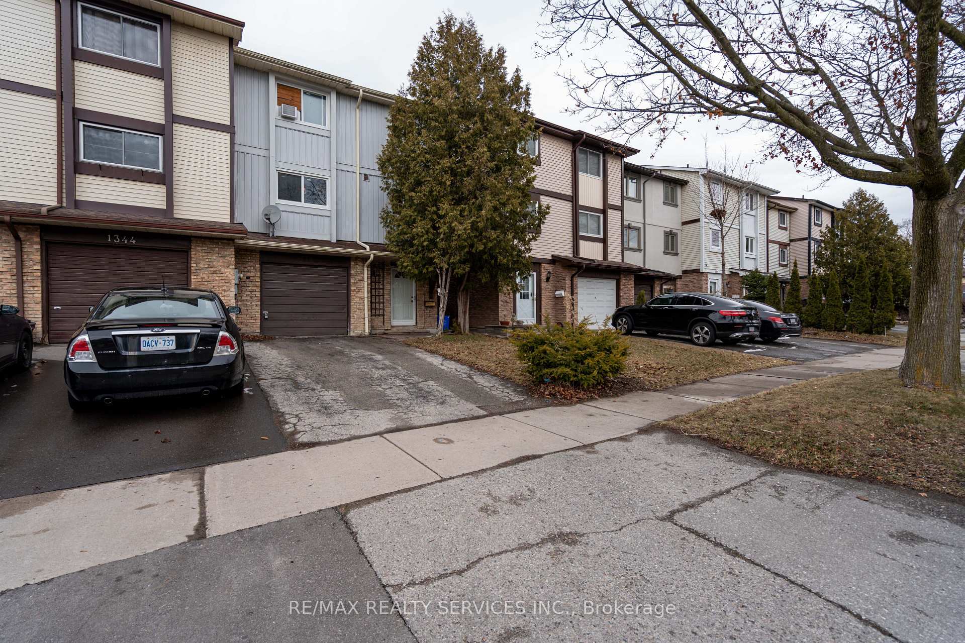 Photo 3 of 1346 Brands Court, Pickering, Liverpool — HOMEH