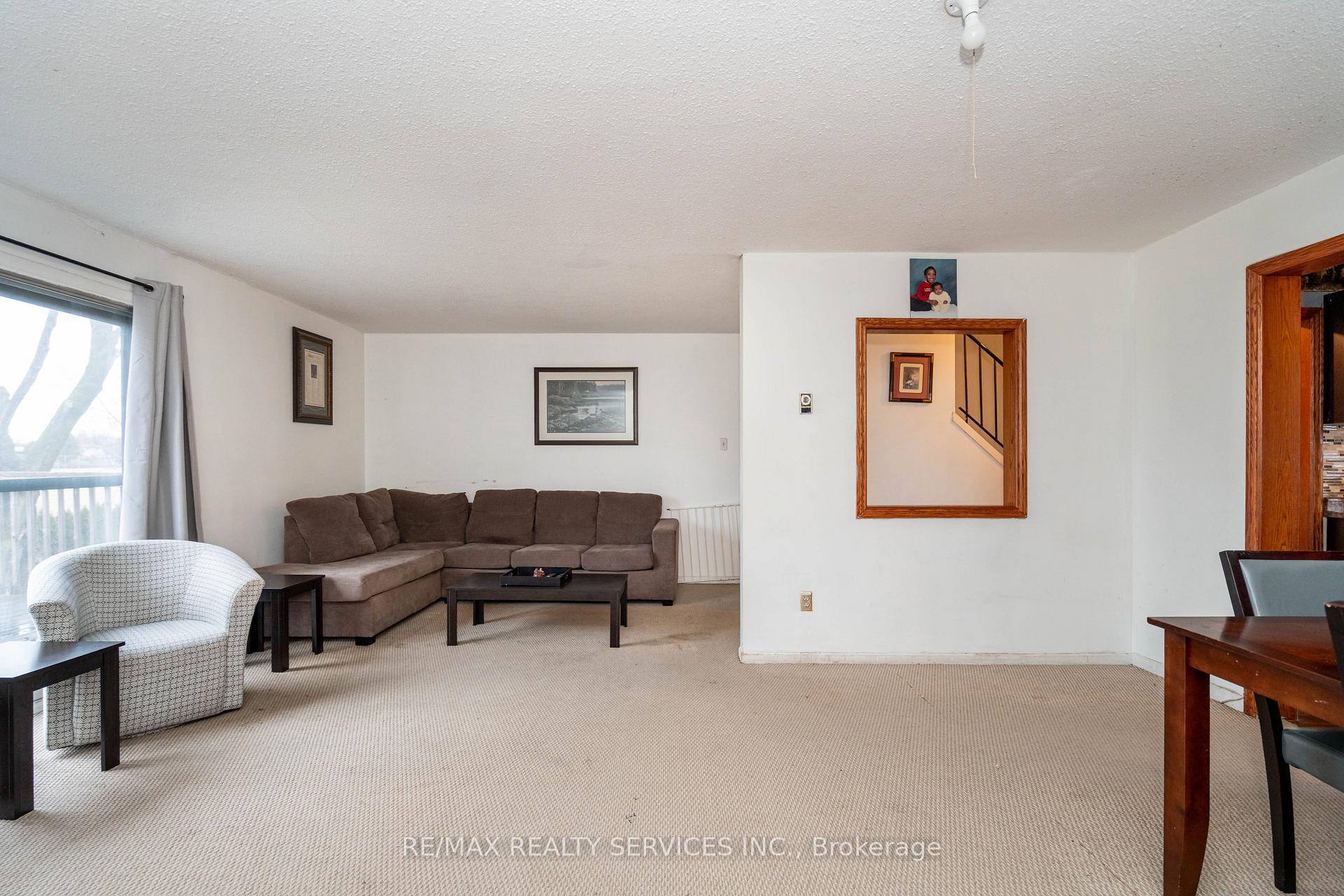 Photo 10 of 1346 Brands Court, Pickering, Liverpool — HOMEH