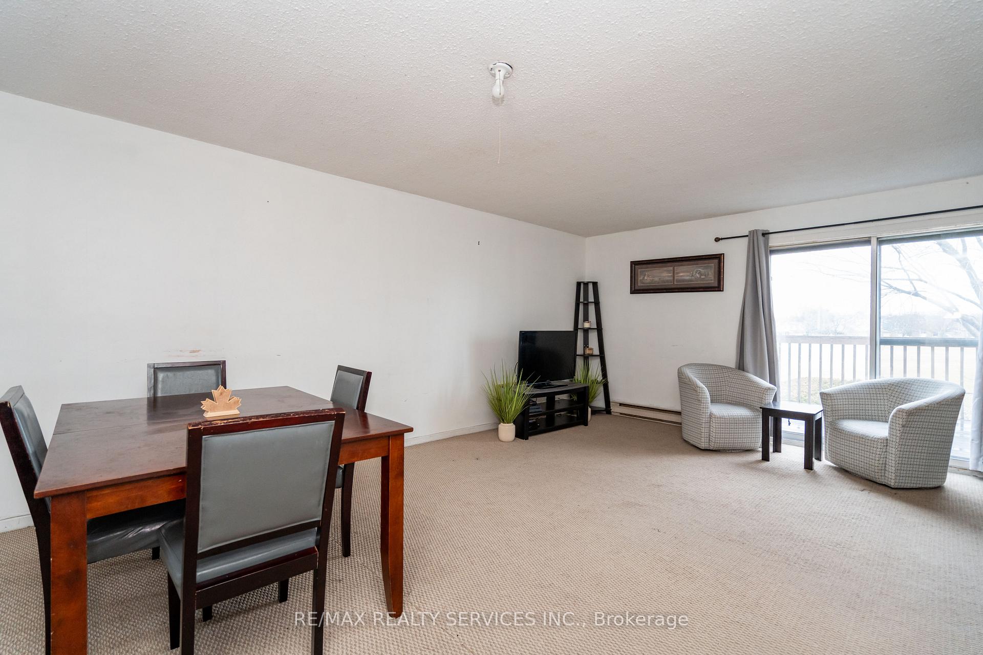 Photo 12 of 1346 Brands Court, Pickering, Liverpool — HOMEH