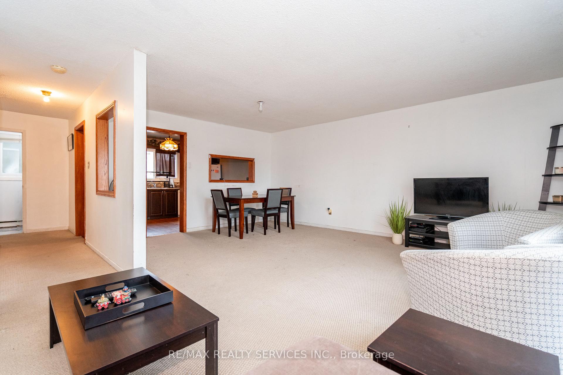 Photo 17 of 1346 Brands Court, Pickering, Liverpool — HOMEH
