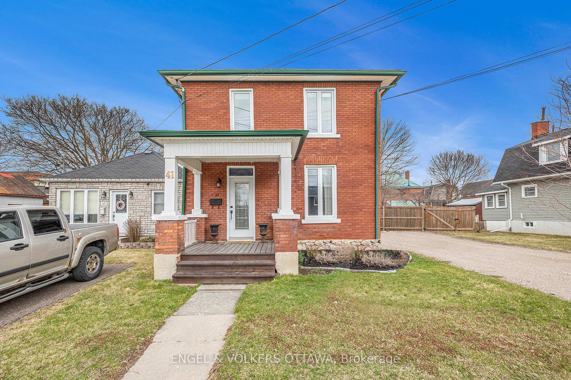 Photo 1 of 41 Bonnechere Street N, Renfrew — HOMEH