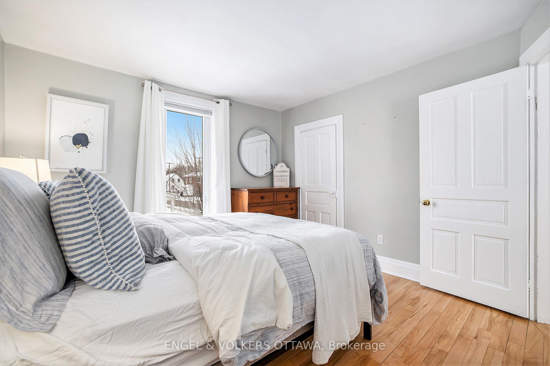 Photo 23 of 41 Bonnechere Street N, Renfrew — HOMEH
