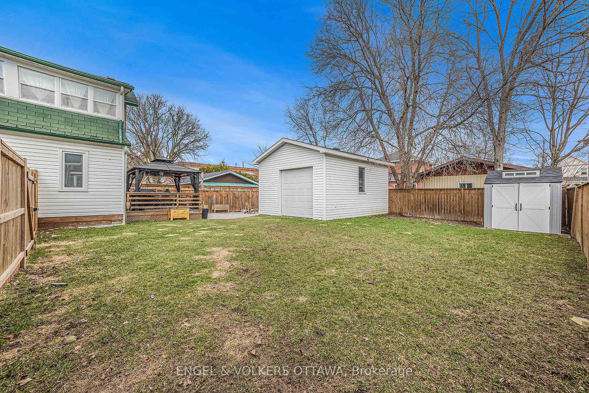 Photo 35 of 41 Bonnechere Street N, Renfrew — HOMEH