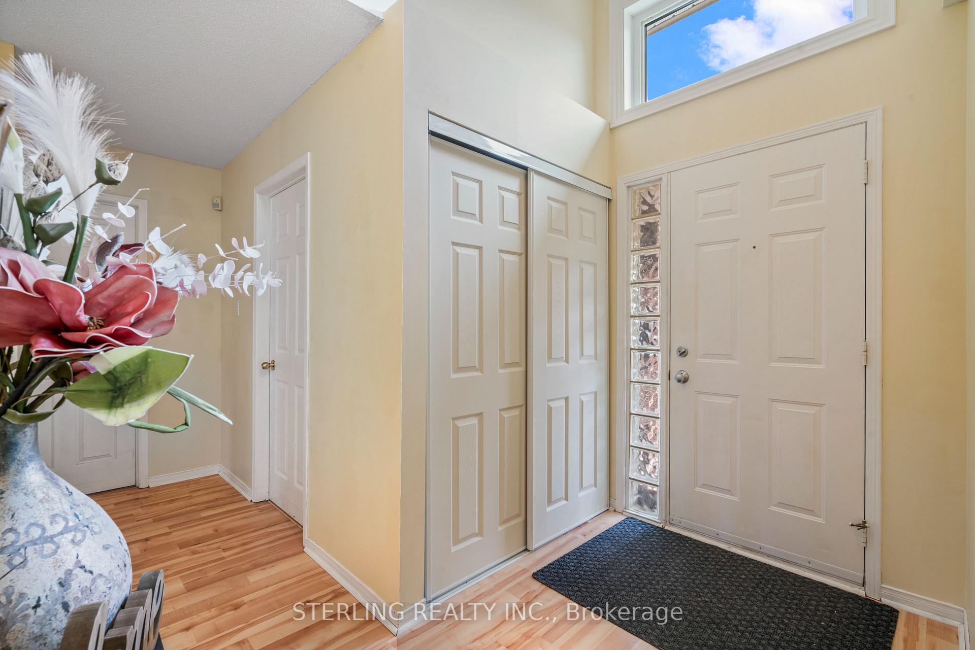 Photo 4 of 718 Aspen Road, Pickering, Amberlea — HOMEH