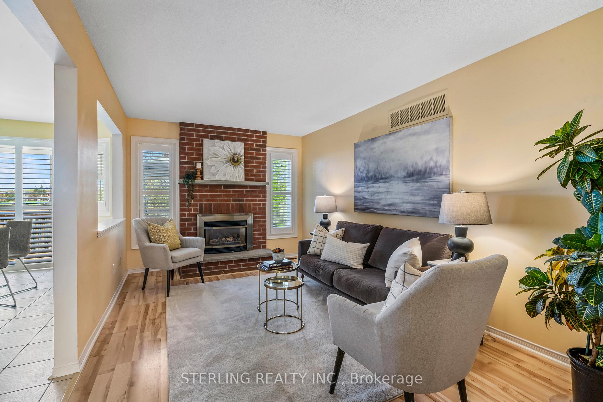 Photo 10 of 718 Aspen Road, Pickering, Amberlea — HOMEH