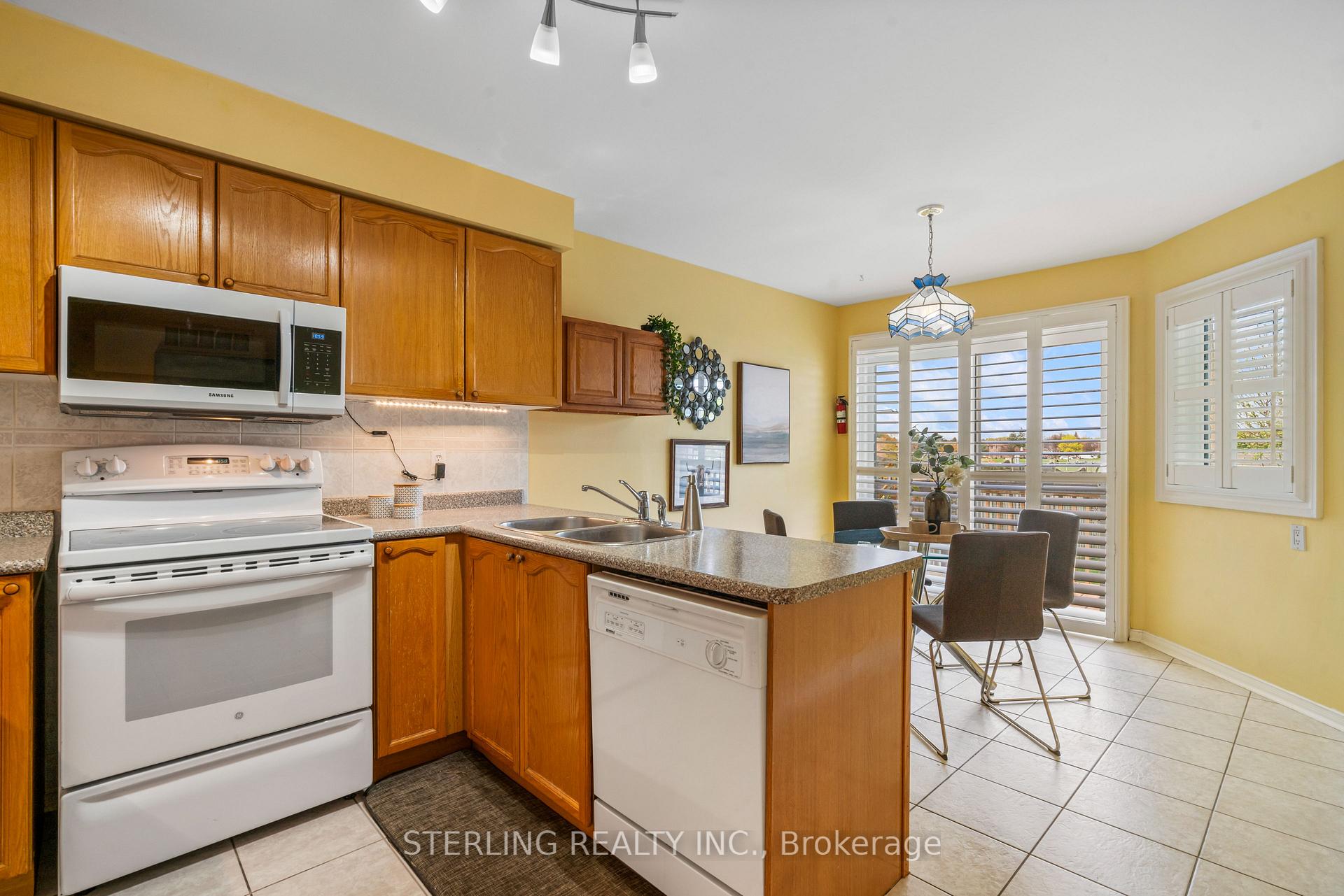 Photo 13 of 718 Aspen Road, Pickering, Amberlea — HOMEH