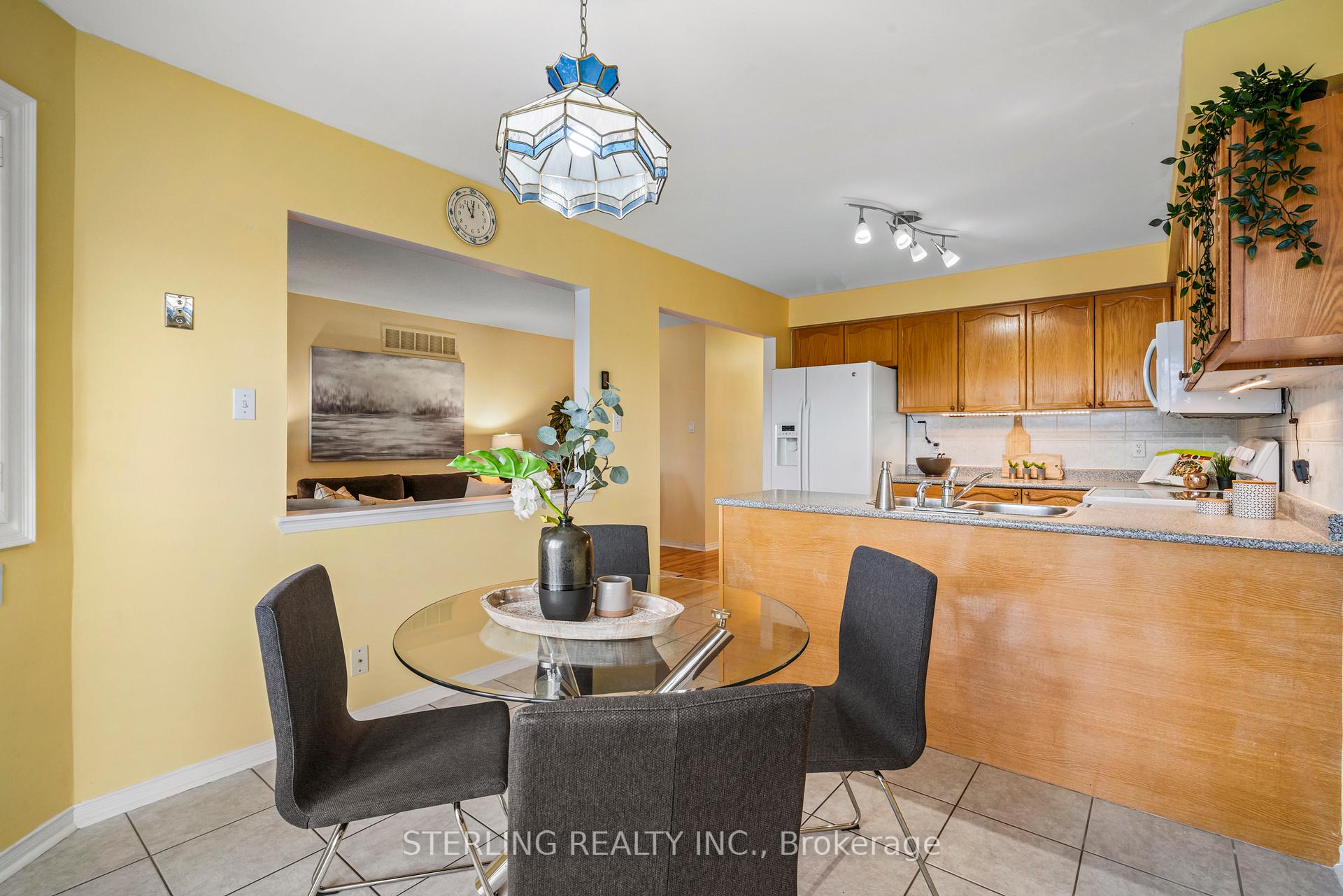 Photo 16 of 718 Aspen Road, Pickering, Amberlea — HOMEH