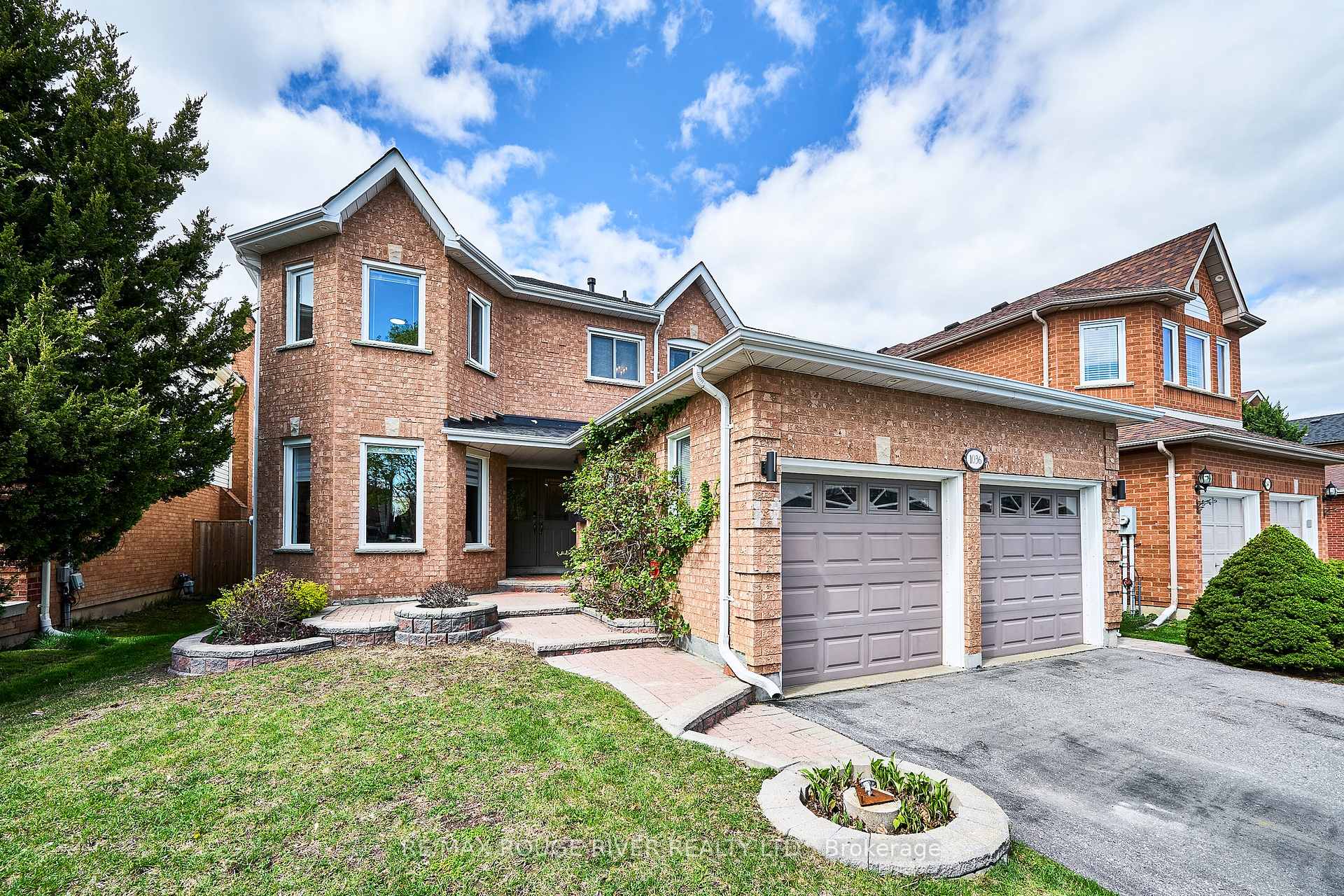 Photo 2 of 1036 Sandcliff Drive, Oshawa, Pinecrest — HOMEH