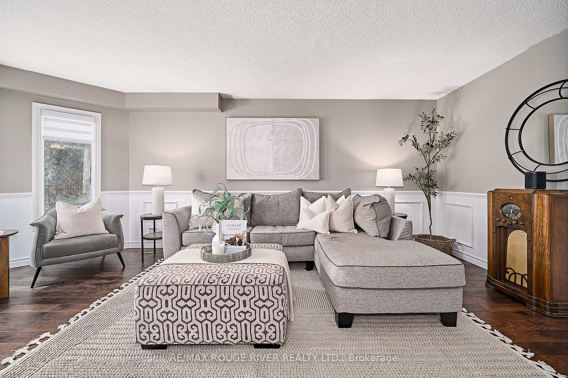Photo 5 of 1036 Sandcliff Drive, Oshawa, Pinecrest — HOMEH