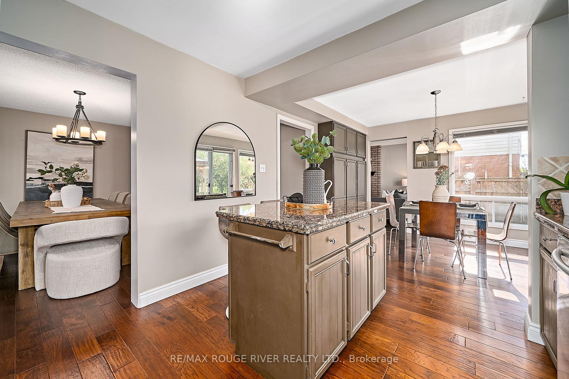 Photo 16 of 1036 Sandcliff Drive, Oshawa, Pinecrest — HOMEH