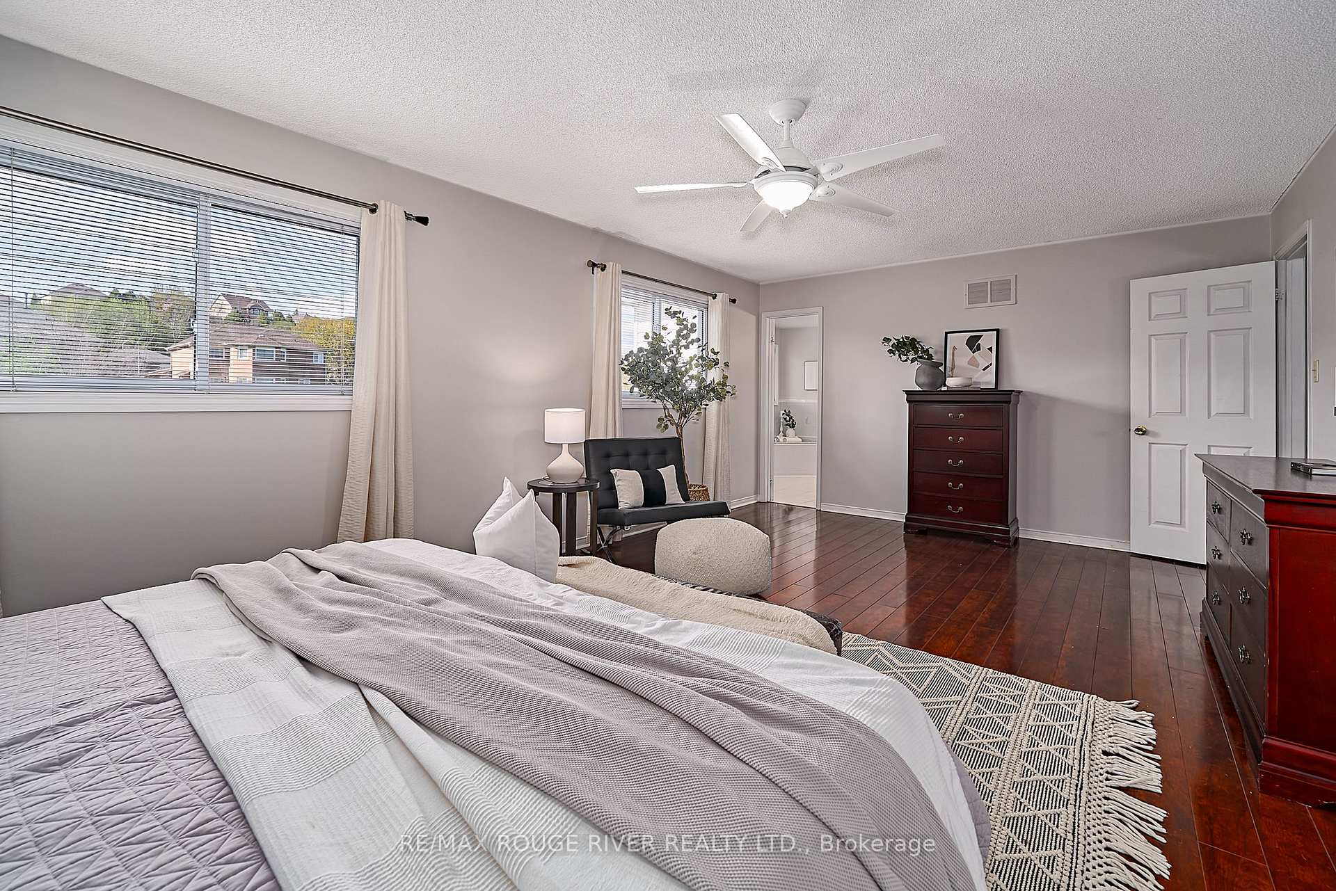 Photo 24 of 1036 Sandcliff Drive, Oshawa, Pinecrest — HOMEH
